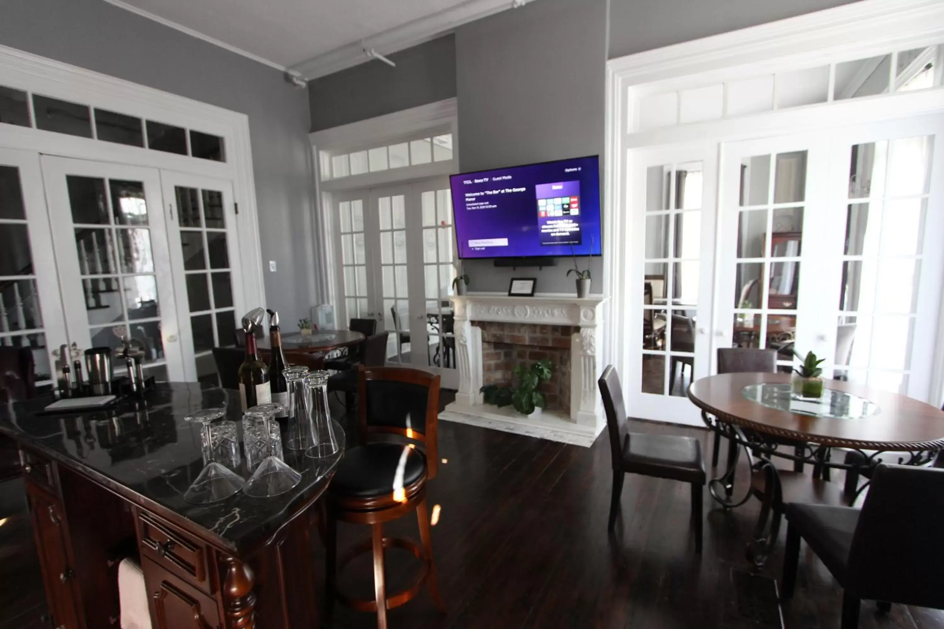 Lounge or bar in The George Manor Lounge or bar in The George Manor