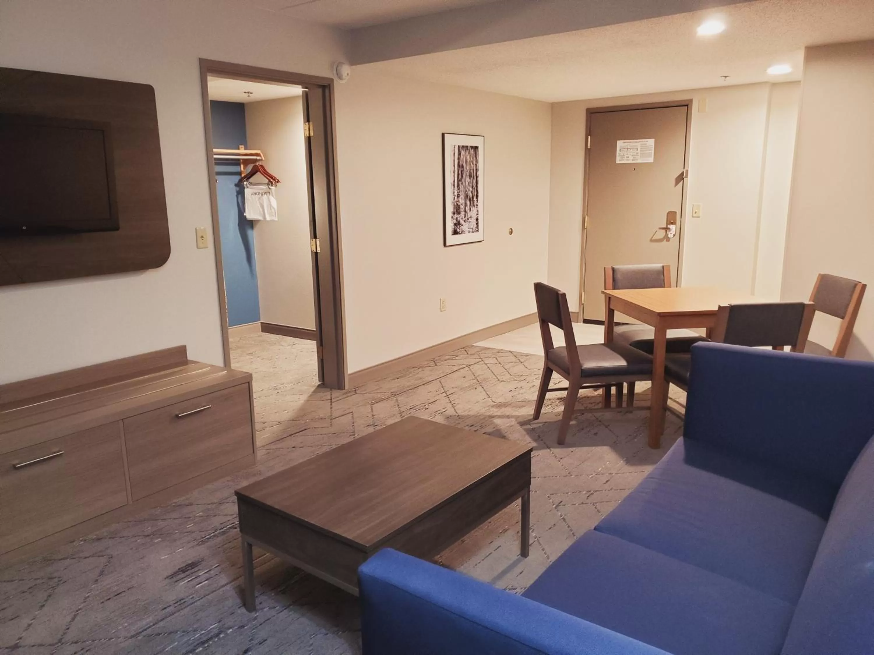 Photo of the whole room in Holiday Inn Express & Suites Donegal by IHG