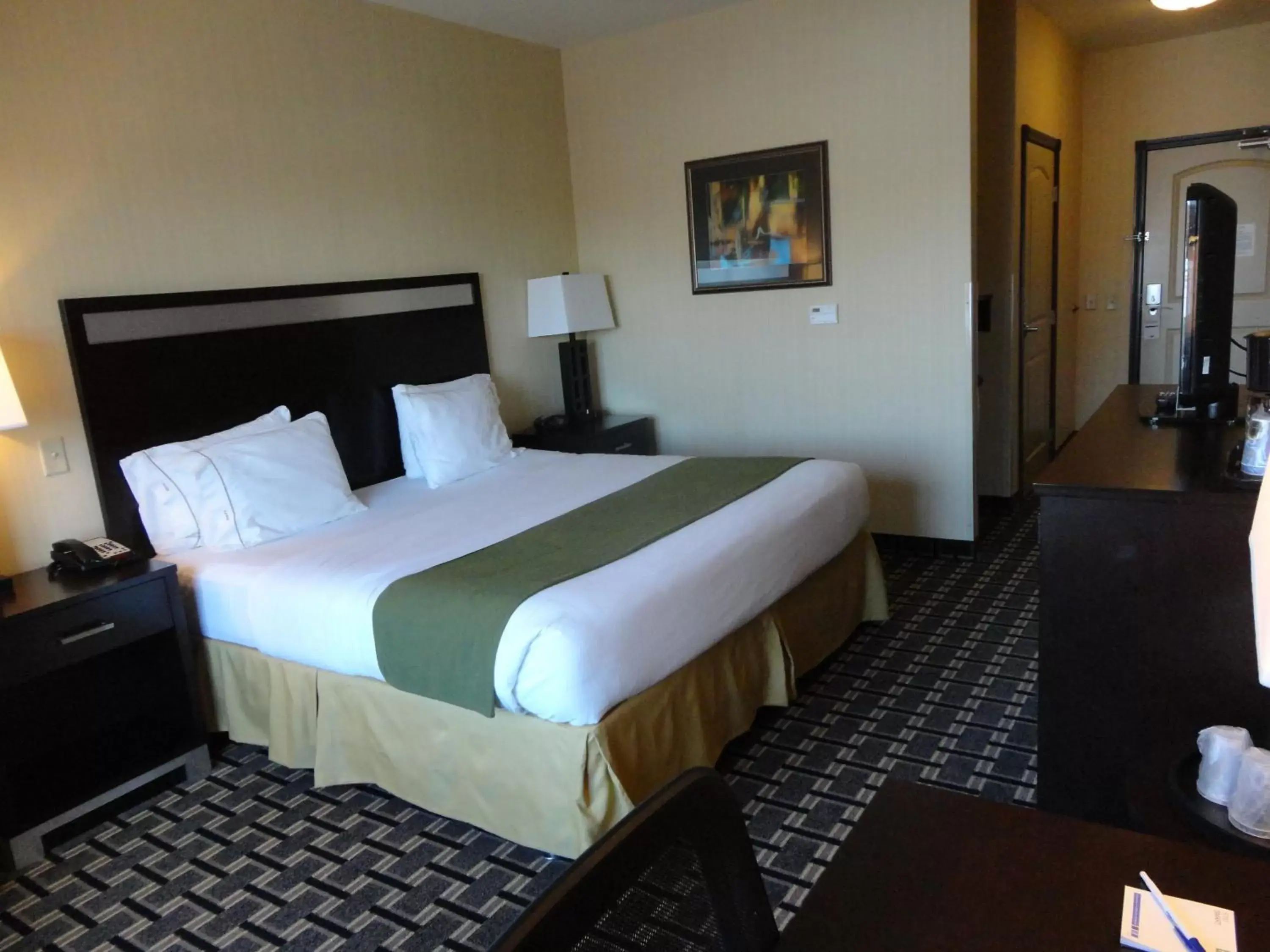 Photo of the whole room, Bed in Holiday Inn Express and Suites Limerick-Pottstown, an IHG Hotel