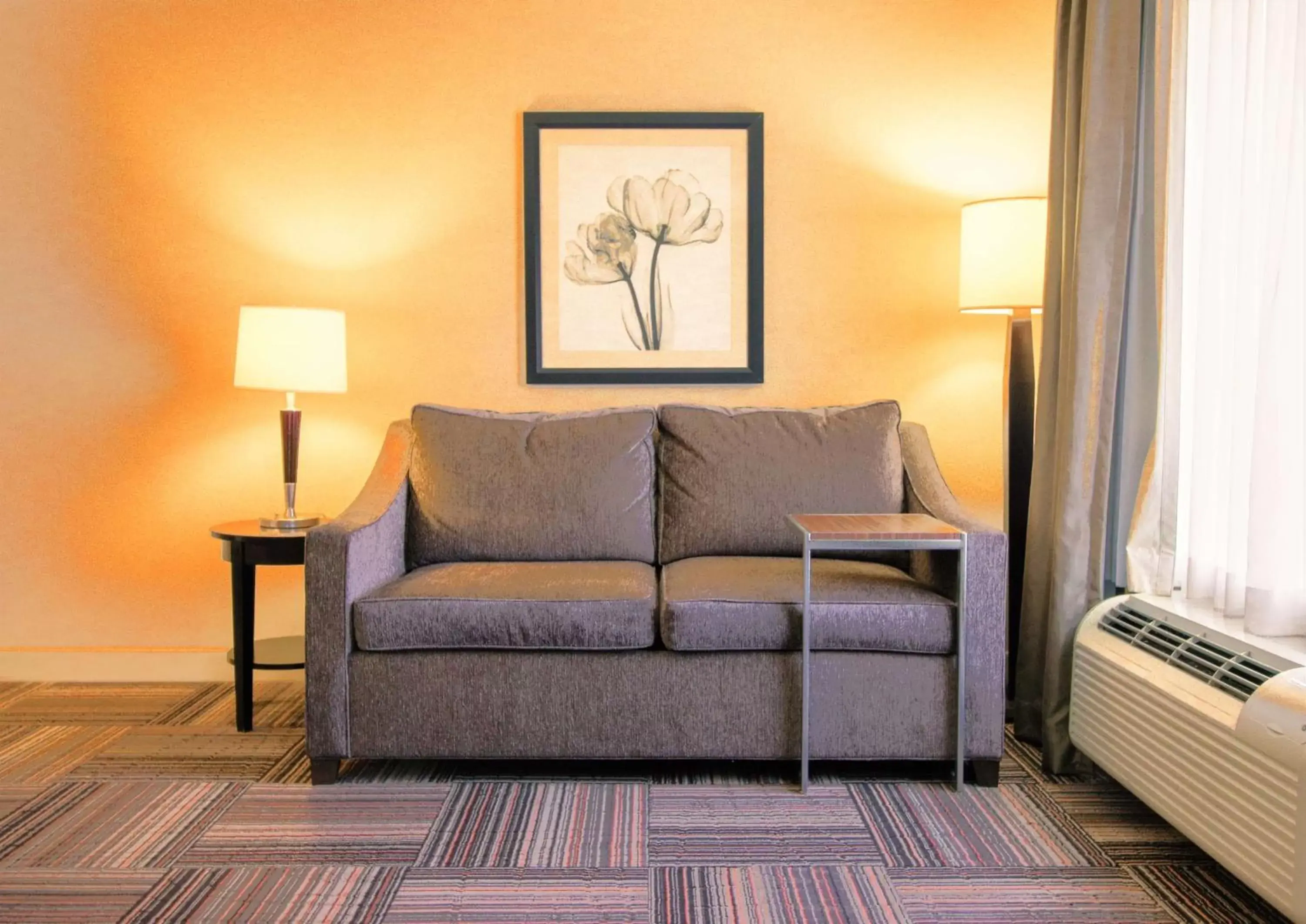 Living room, Seating Area in Hampton Inn & Suites Flowery Branch