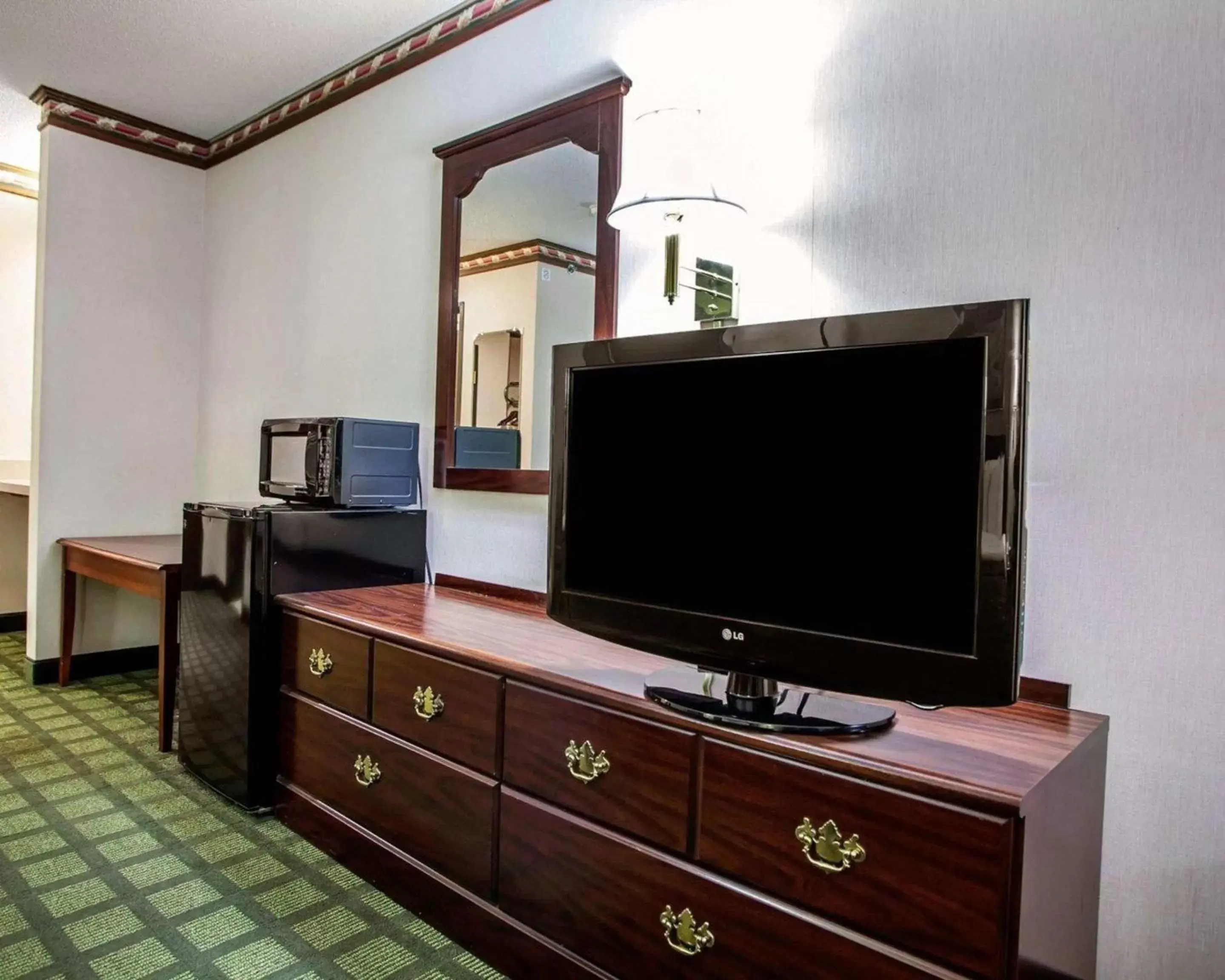 Photo of the whole room in Quality Inn Arcola Photo of the whole room in Quality Inn Arcola