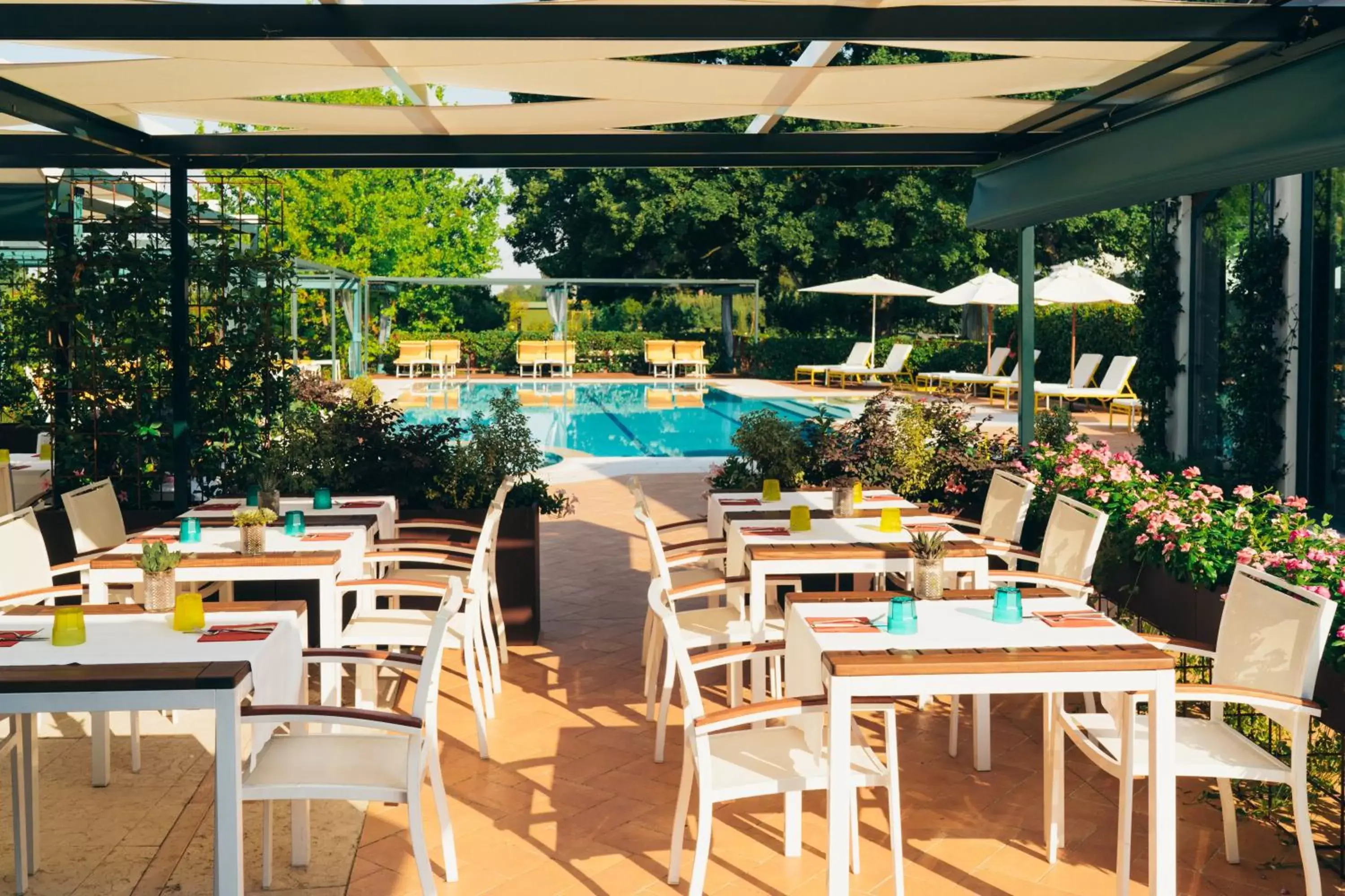 Swimming pool, Restaurant/Places to Eat in Villa Abbondanzi Resort