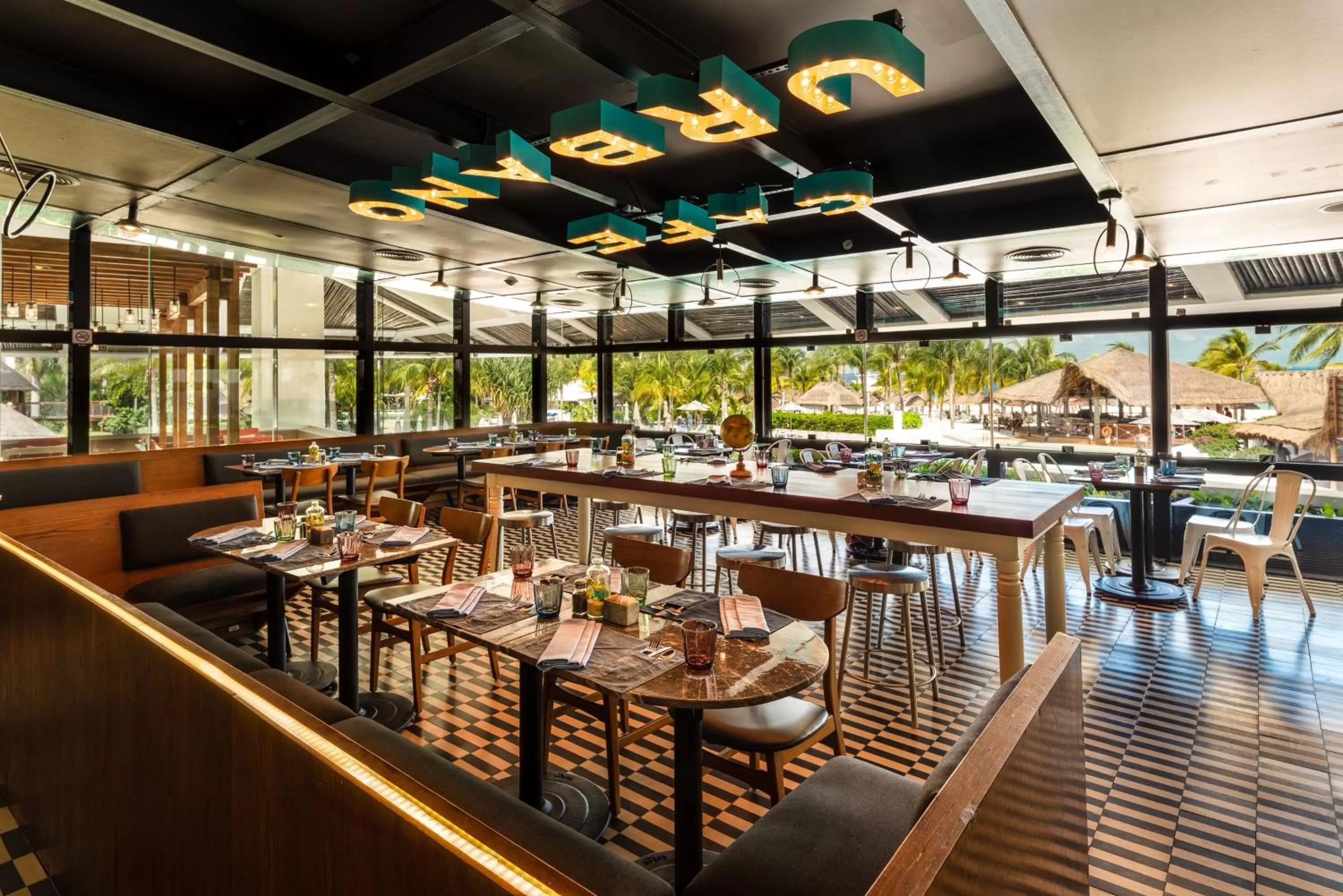 Restaurant/places to eat in Presidente InterContinental Cancun Resort