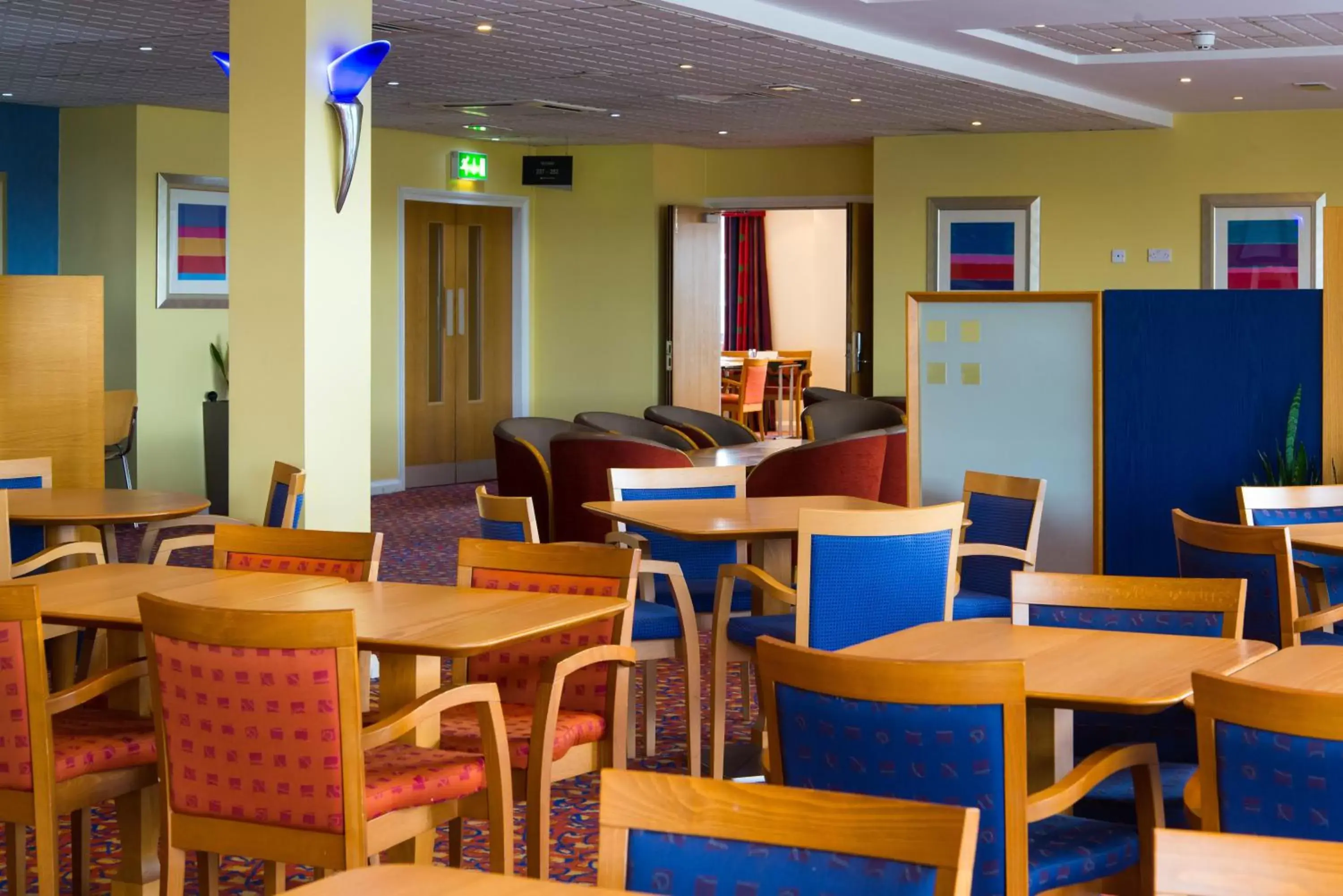 Breakfast, Restaurant/Places to Eat in Holiday Inn Express Bradford City Centre, an IHG Hotel