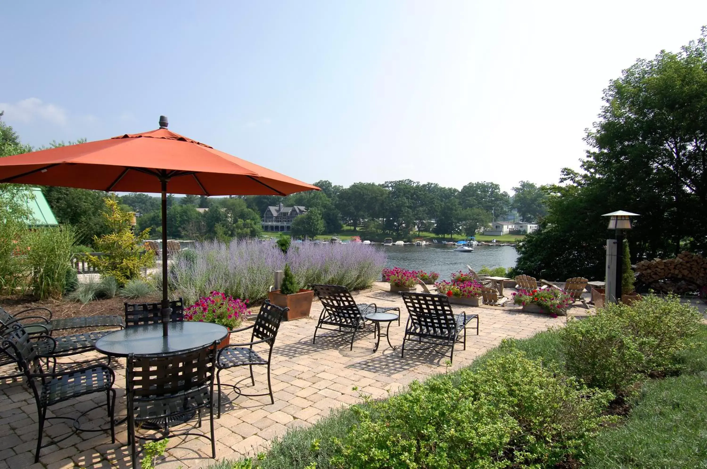 Lake Pointe Inn Lake Pointe Inn