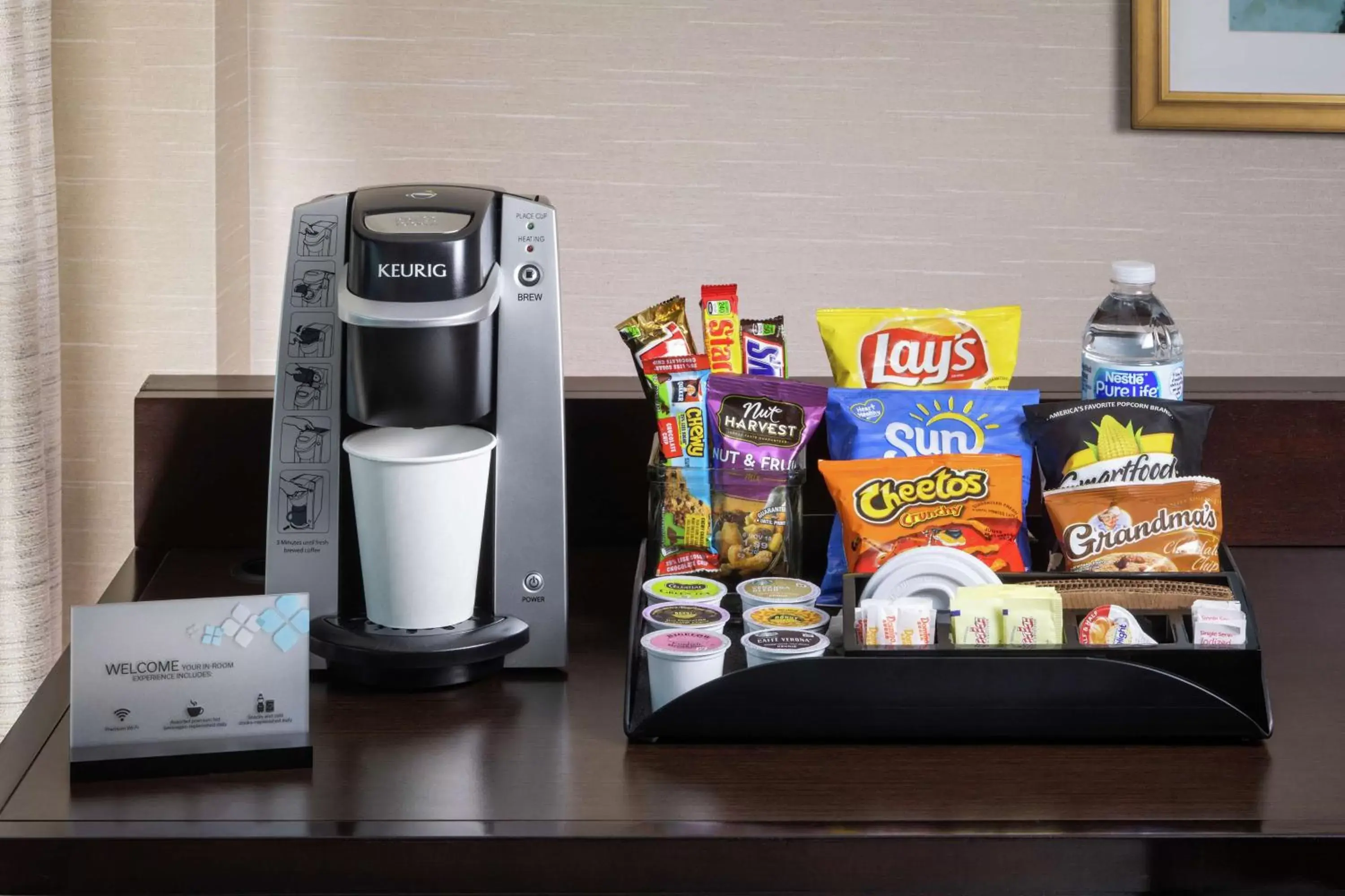 Photo of the whole room in Hilton Garden Inn Phoenix Airport North Photo of the whole room in Hilton Garden Inn Phoenix Airport North