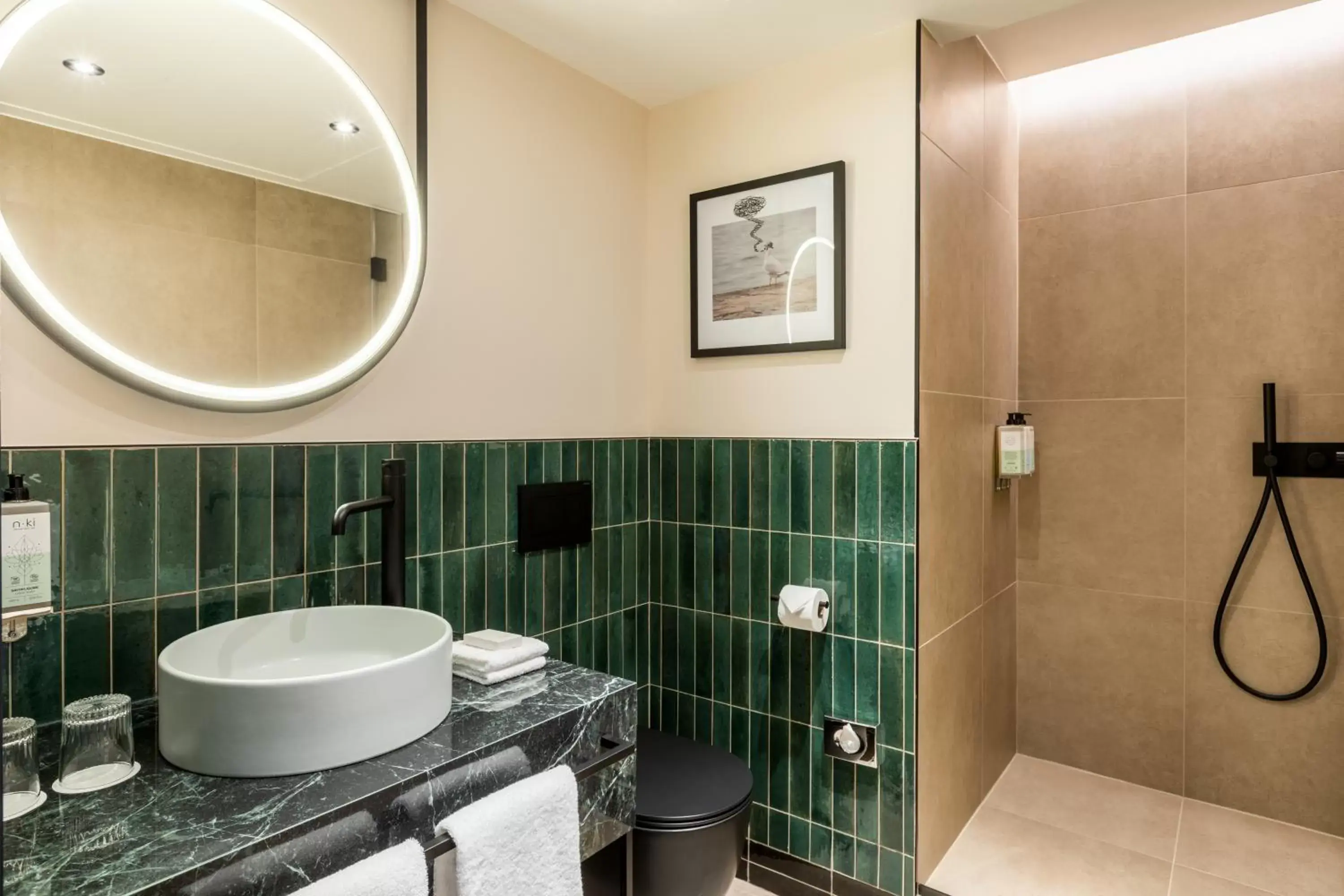 Bathroom in Le Parchamp, Paris Boulogne, a Tribute Portfolio Hotel