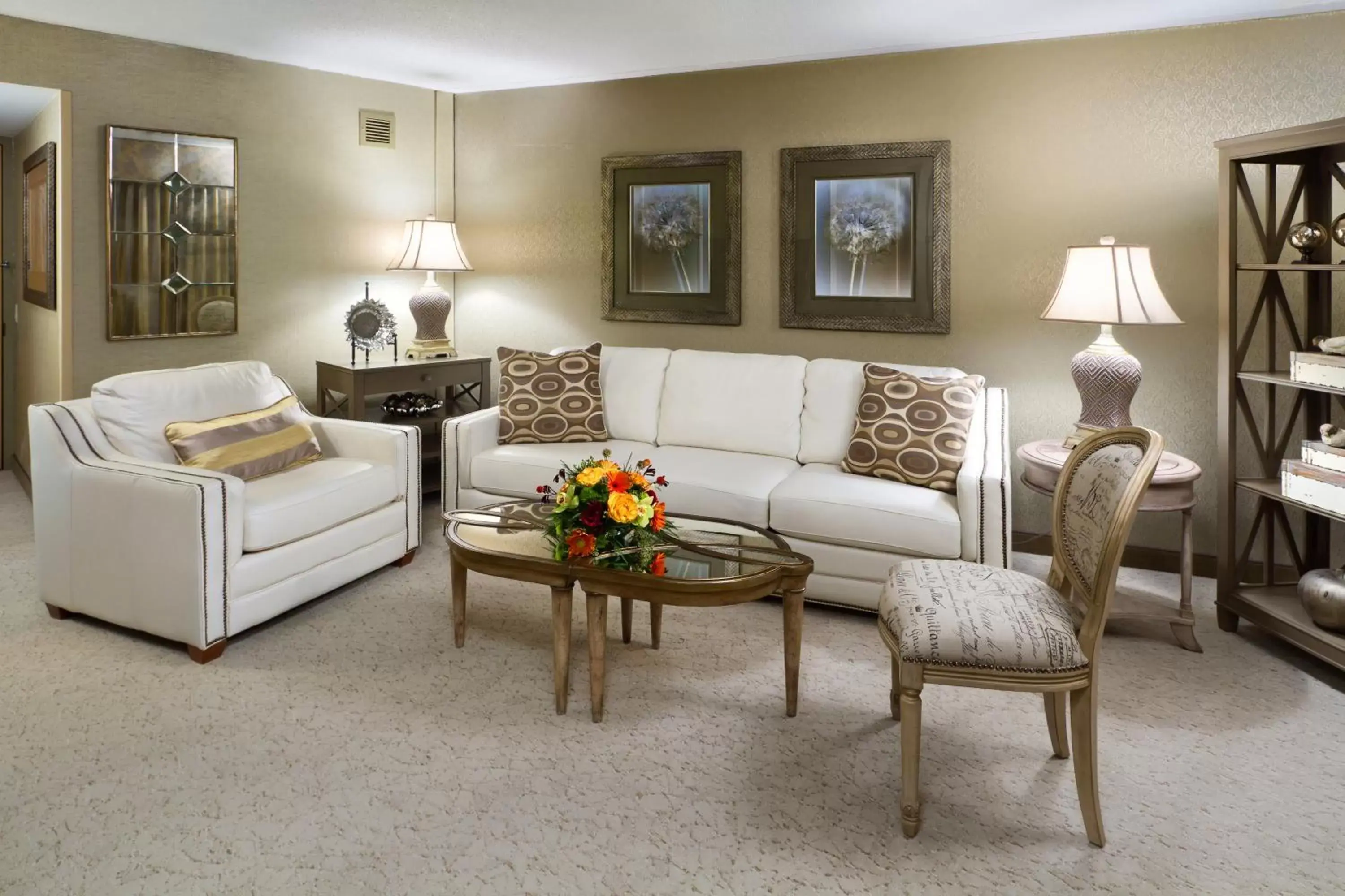 Photo of the whole room, Seating Area in Crowne Plaza Minneapolis West, an IHG Hotel