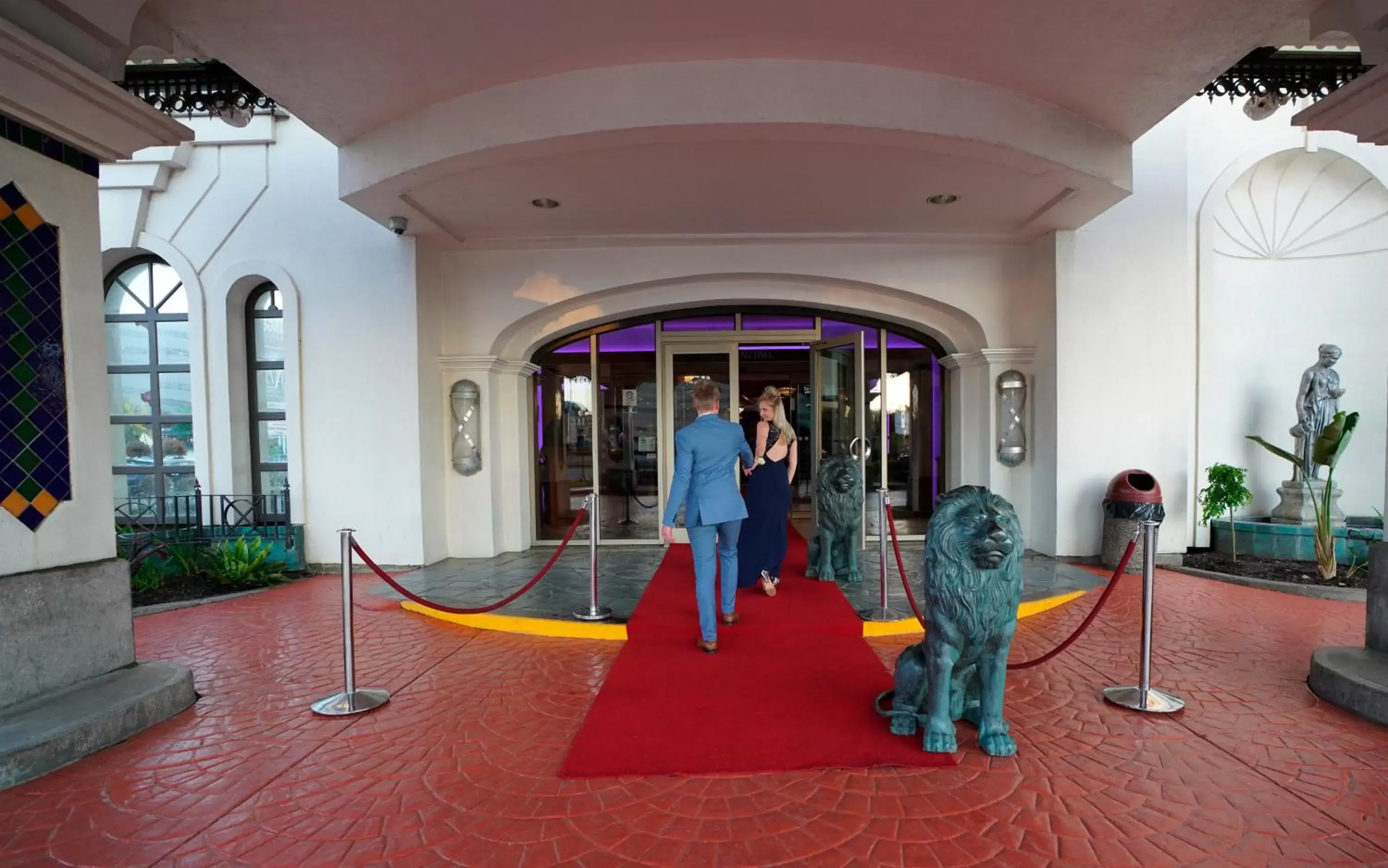 Facade/entrance in Hotel Plaza Quebec