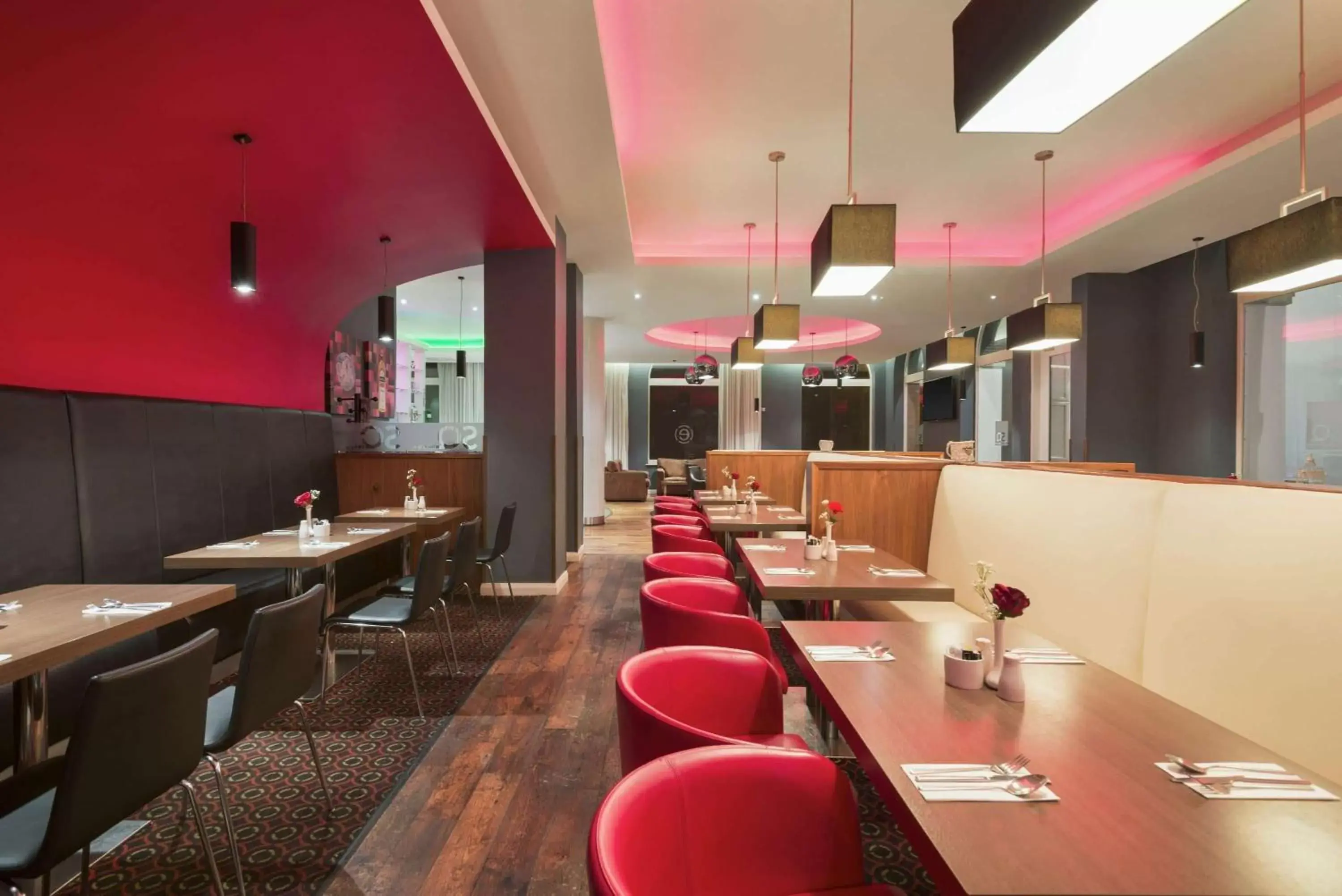 Lounge or bar, Lounge/Bar in Ramada by Wyndham Belfast