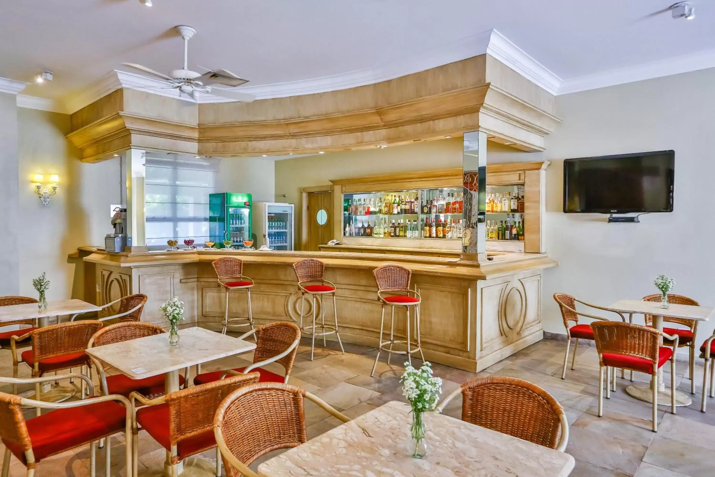 Lounge or bar, Restaurant/Places to Eat in Sun Valley Marília by Atlantica