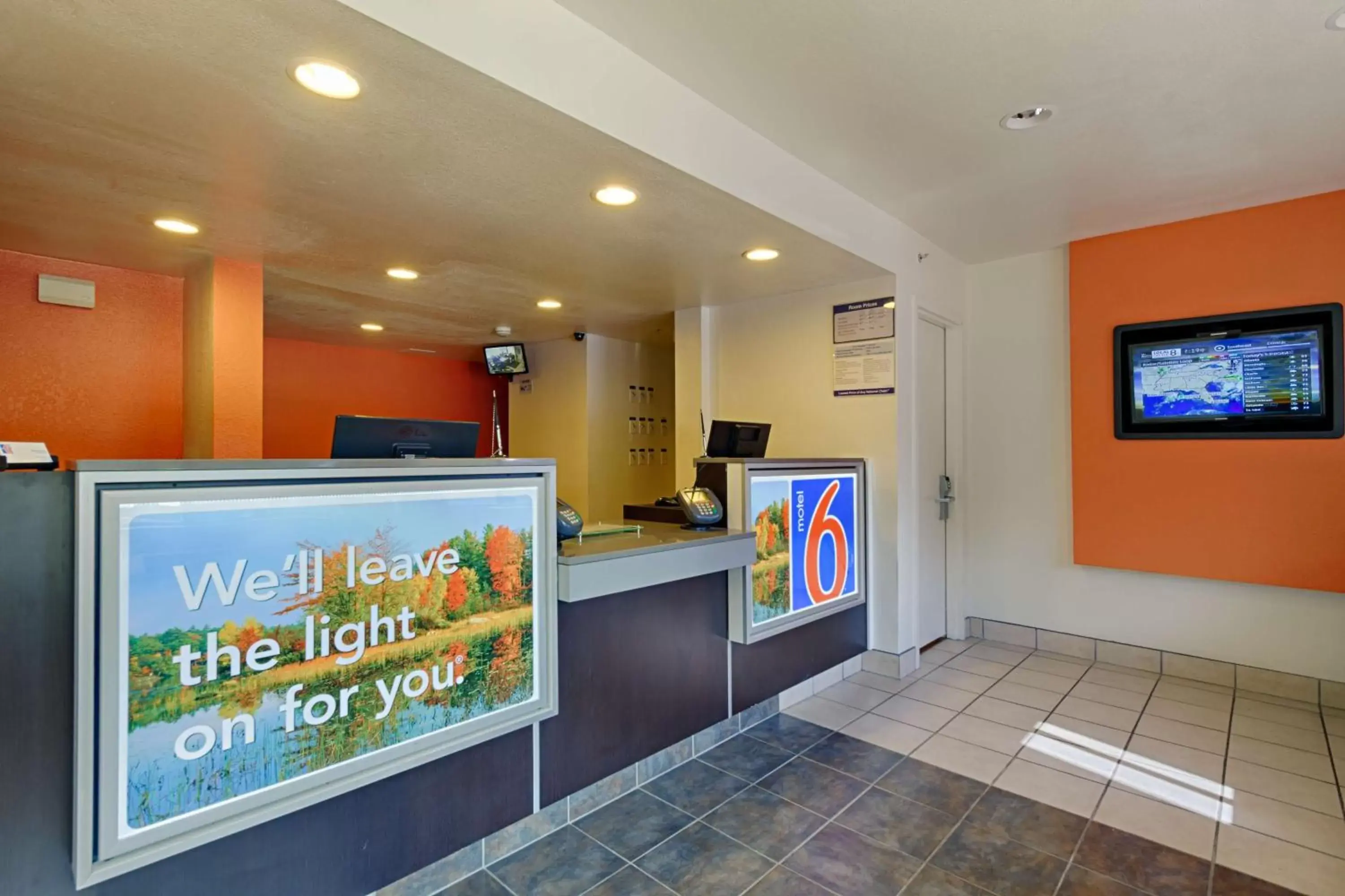 Lobby or reception, Lobby/Reception in Motel 6-Laurel, DC - Washington Northeast