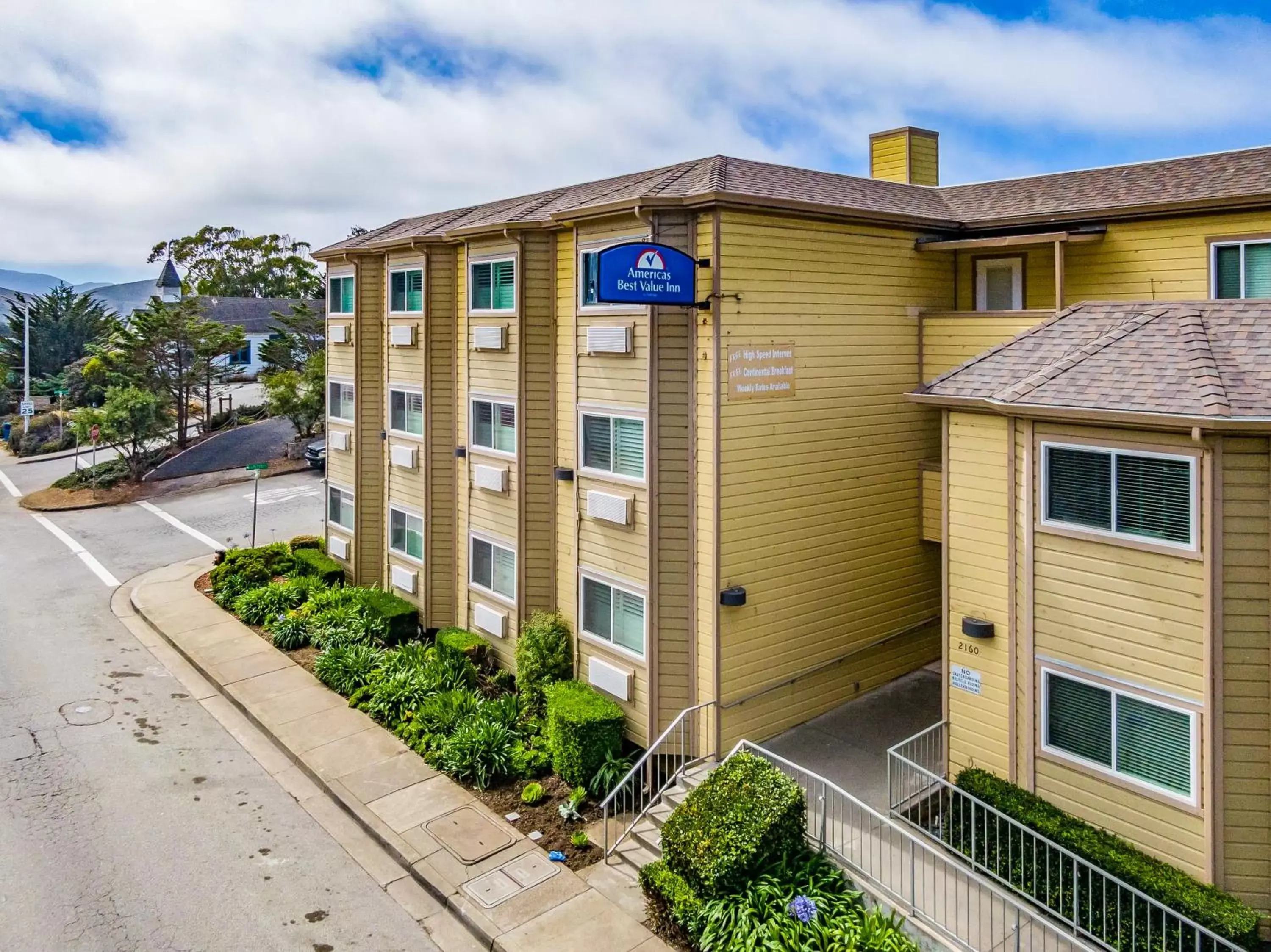 Property Building in Americas Best Value Inn San Francisco/Pacifica