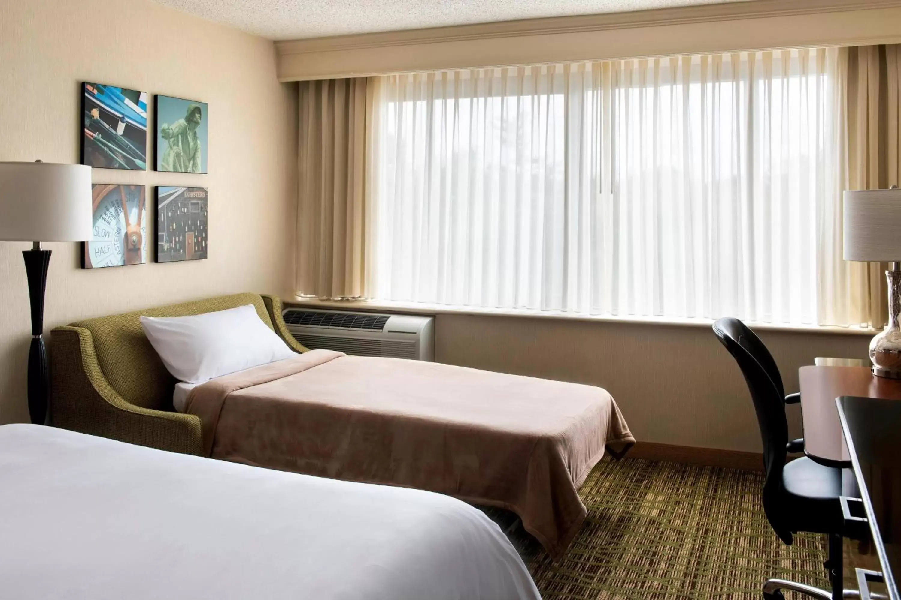 King or Double Room in Boston Marriott Peabody King or Double Room in Boston Marriott Peabody