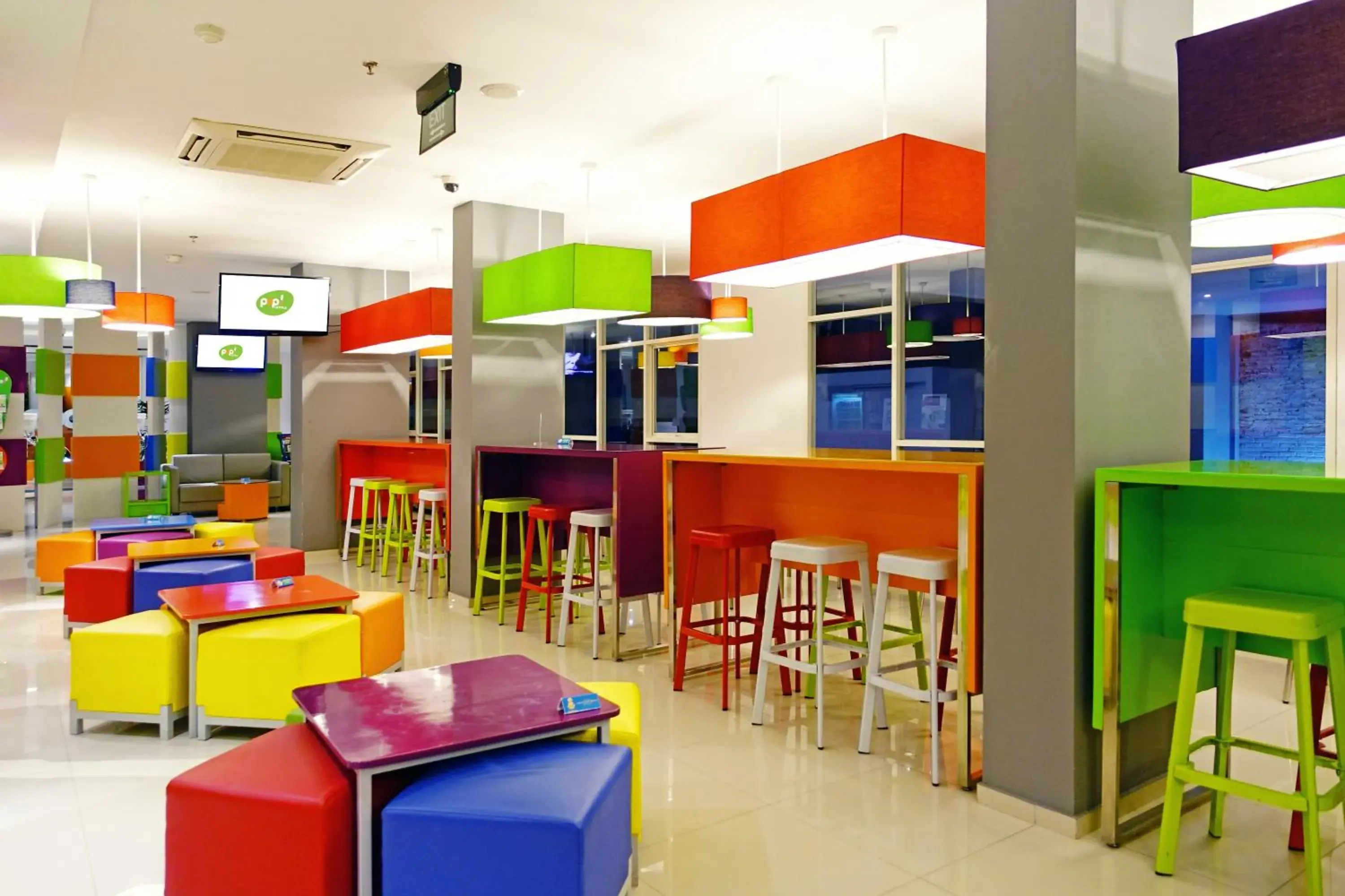 Lobby or reception, Lounge/Bar in Pop! Hotel Tanjung Karang