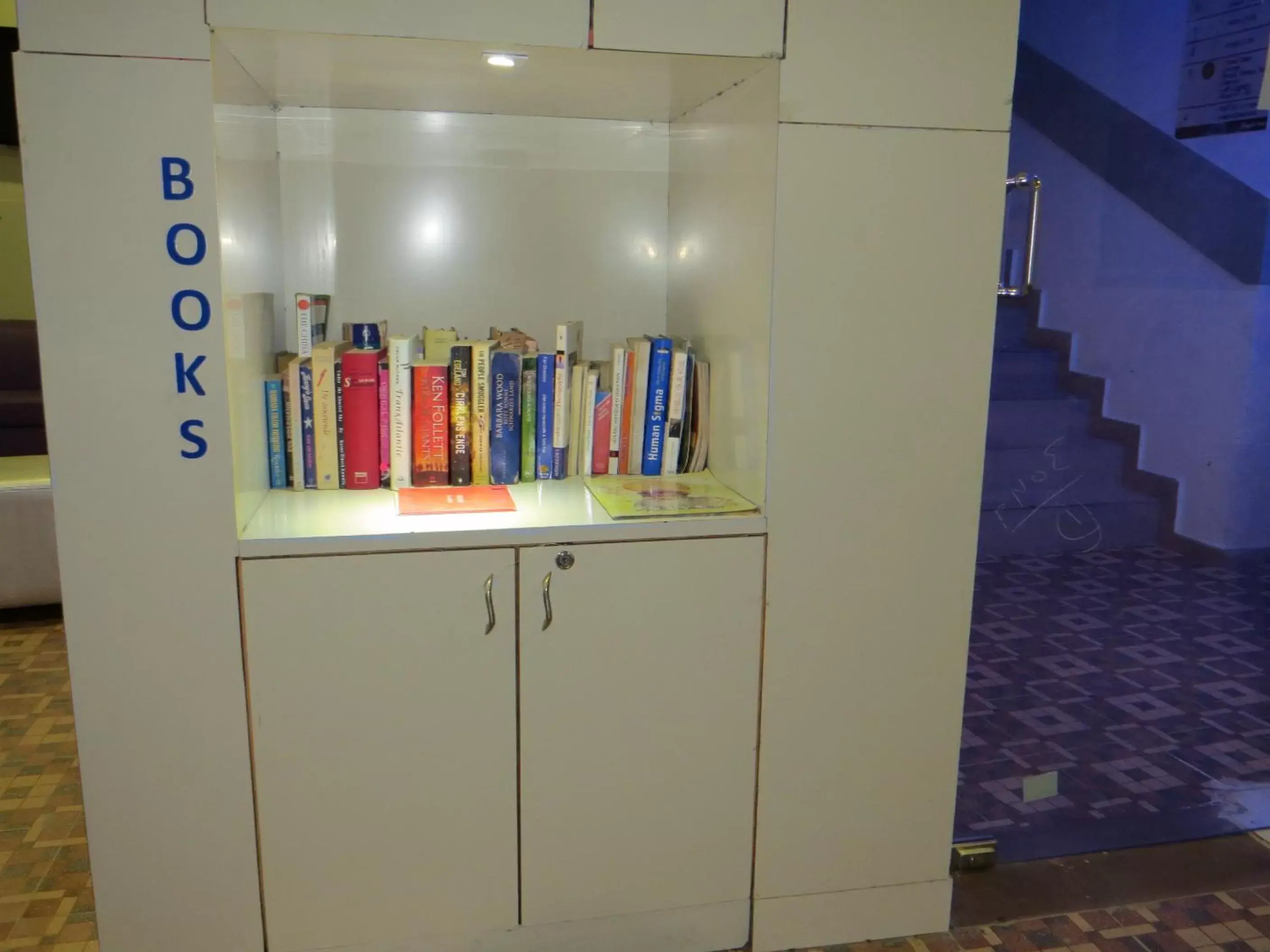 Library in Smyle Inn - Best Value Hotel near New Delhi Station