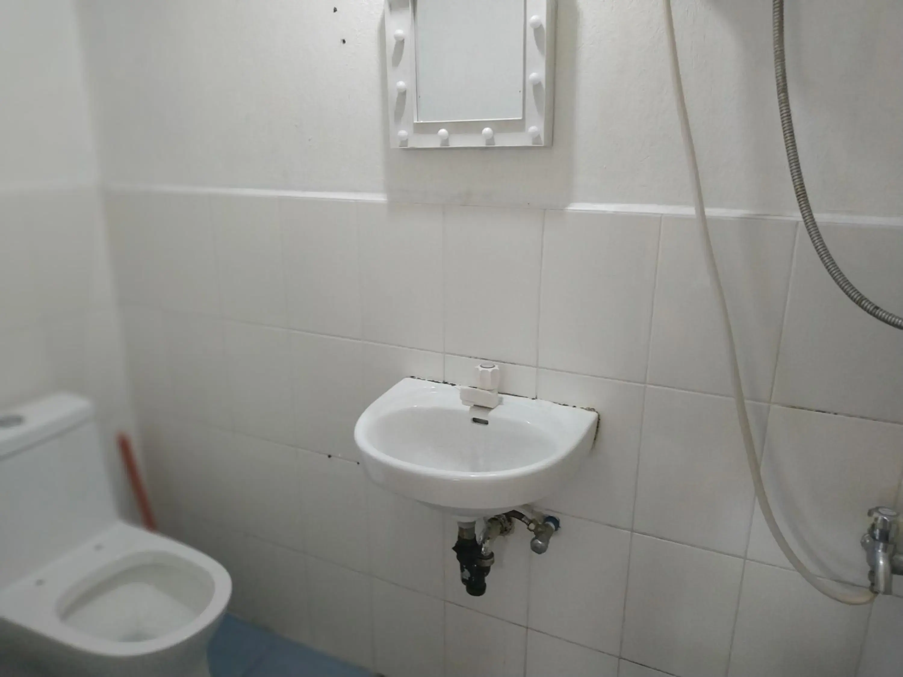 Bunk Bed in Mixed Dormitory Room in Emoks Guest House Bunk Bed in Mixed Dormitory Room in Emoks Guest House