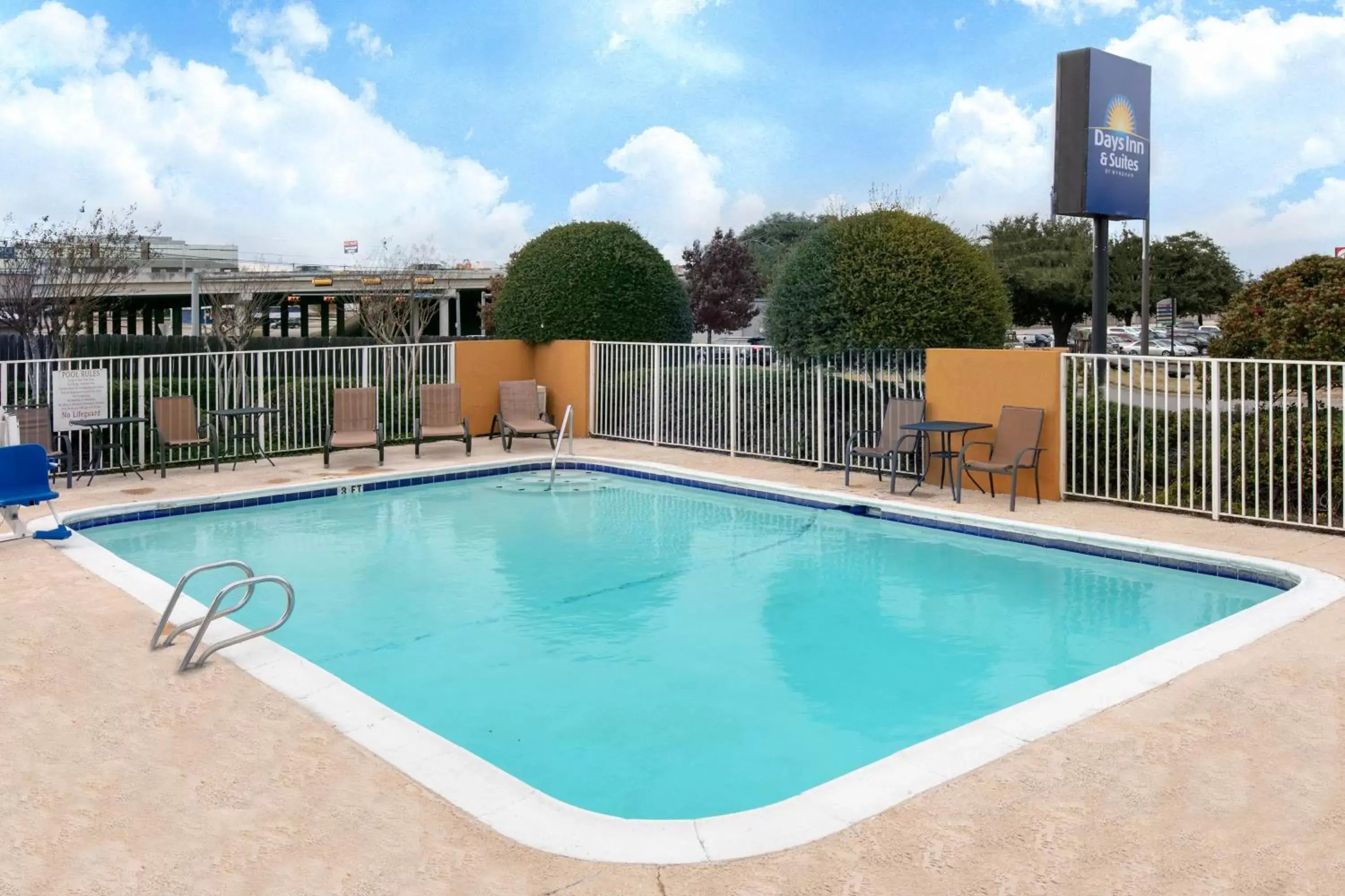 Pool view, Swimming Pool in Days Inn & Suites by Wyndham Arlington Near Six Flags