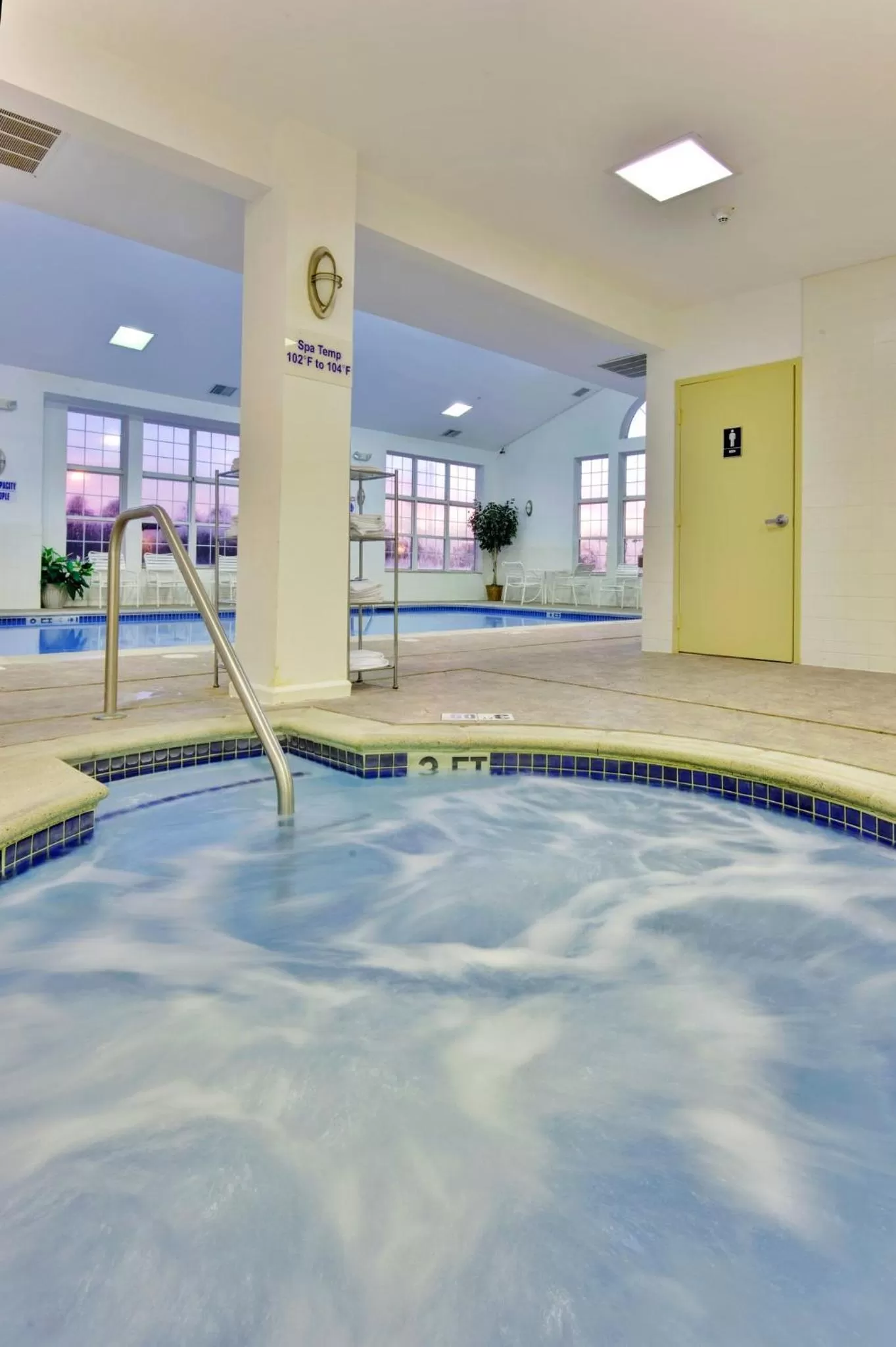 Swimming pool in Holiday Inn Express Hotel & Suites Southfield - Detroit by IHG