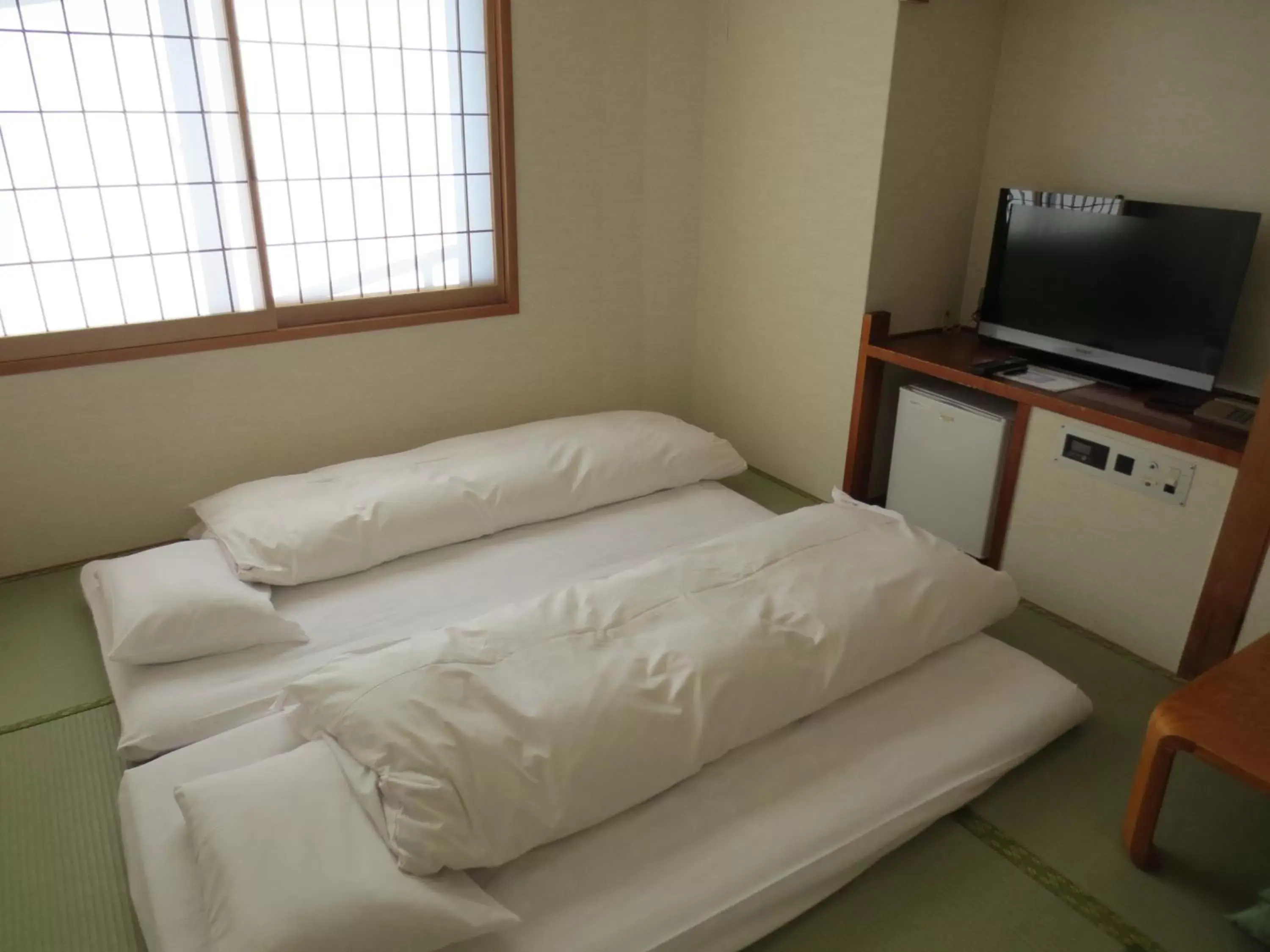 Japanese-Style Standard Twin Room - Non-Smoking in Hotel Minatoya