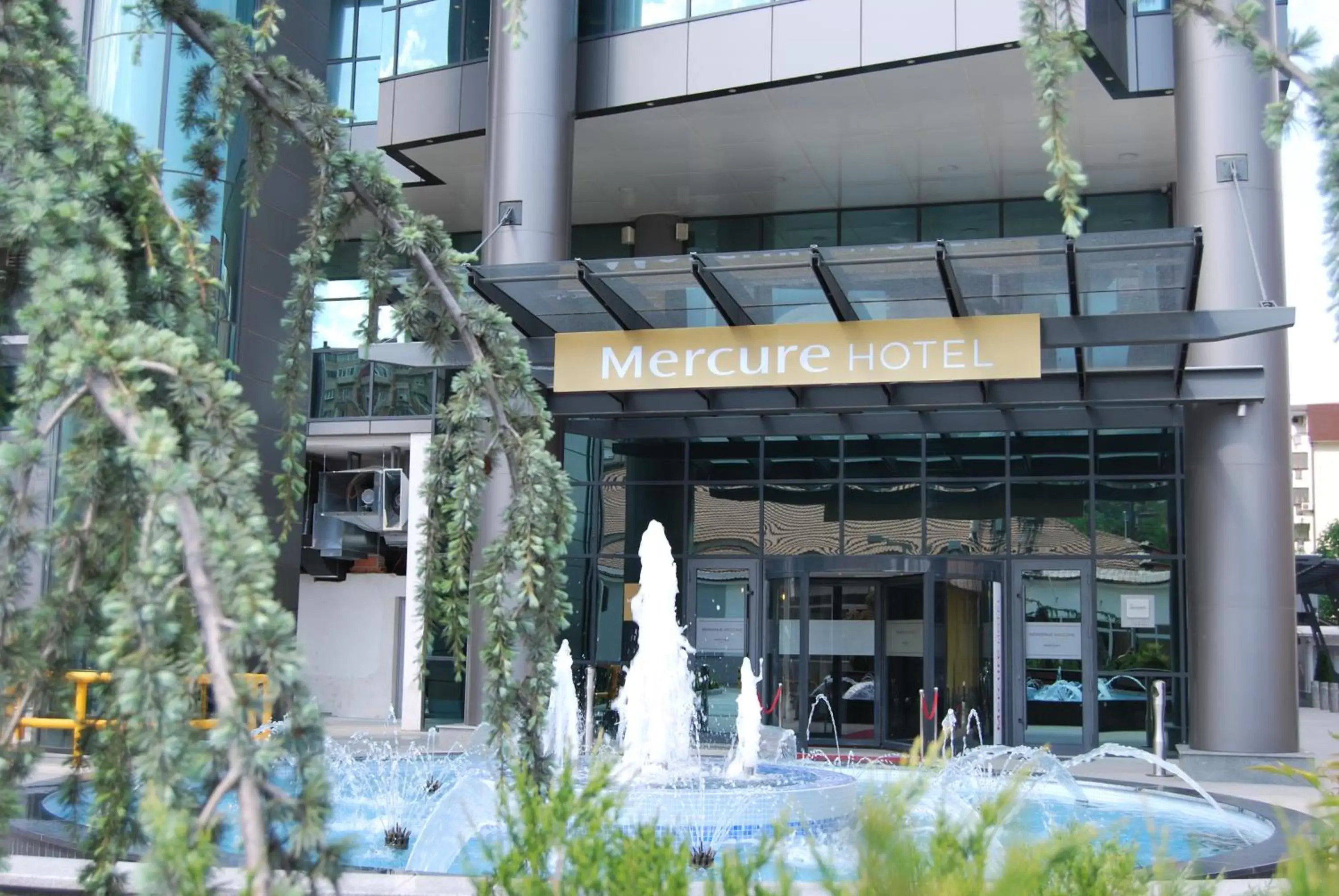 Facade/entrance in Mercure Tetovo