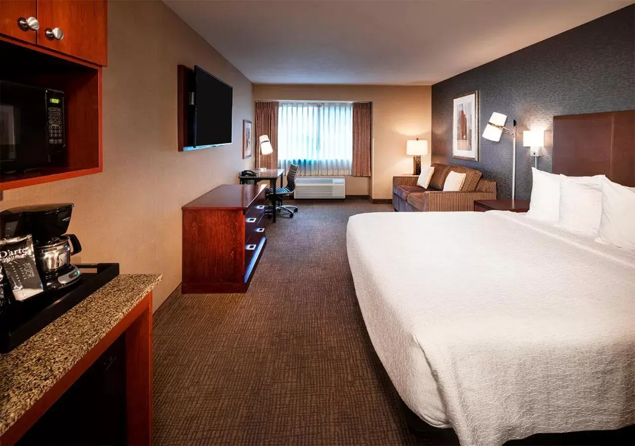 Bed in Silver Cloud Hotel - Portland