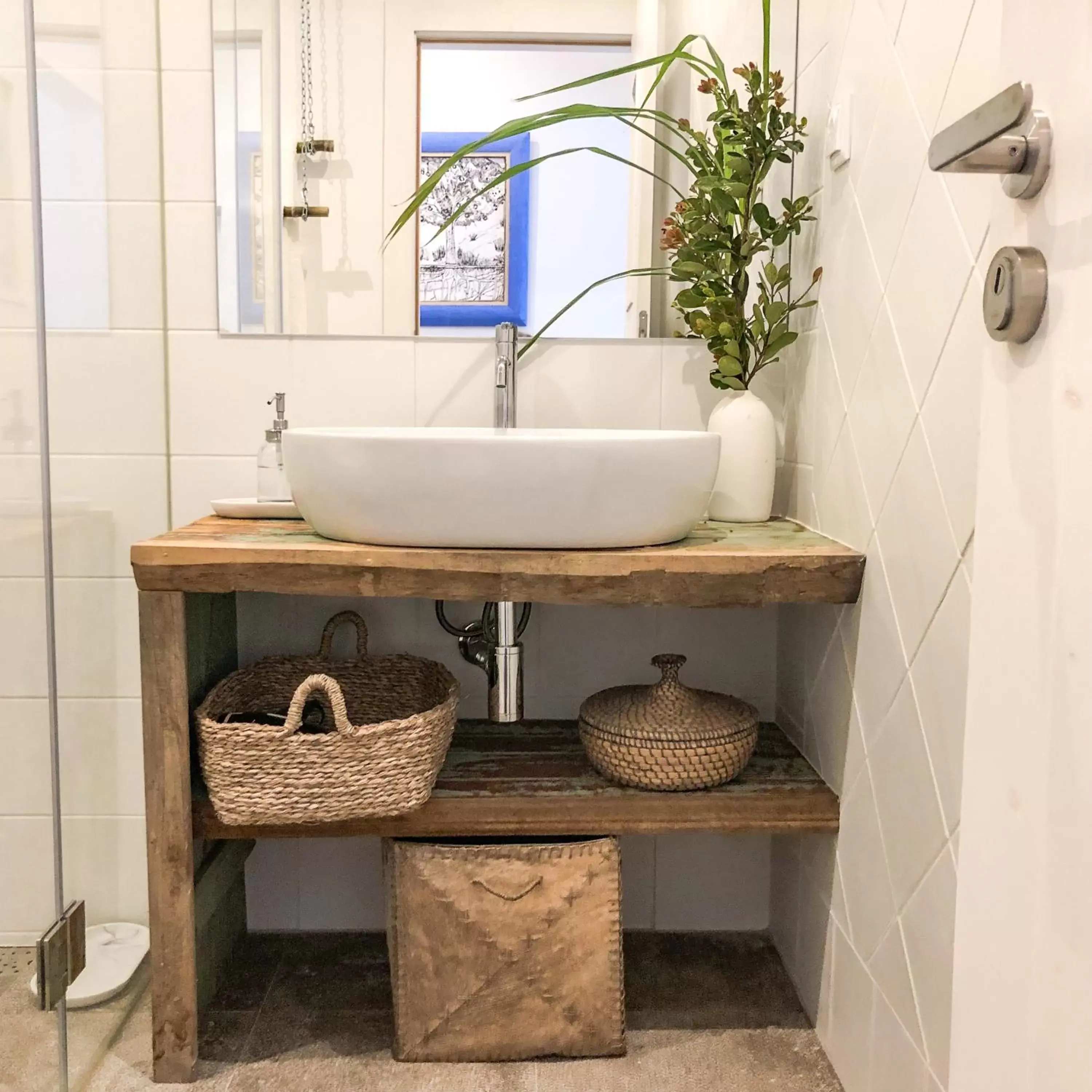 Shower, Bathroom in Altanure - Almatere Food Forest Boutique Hotel