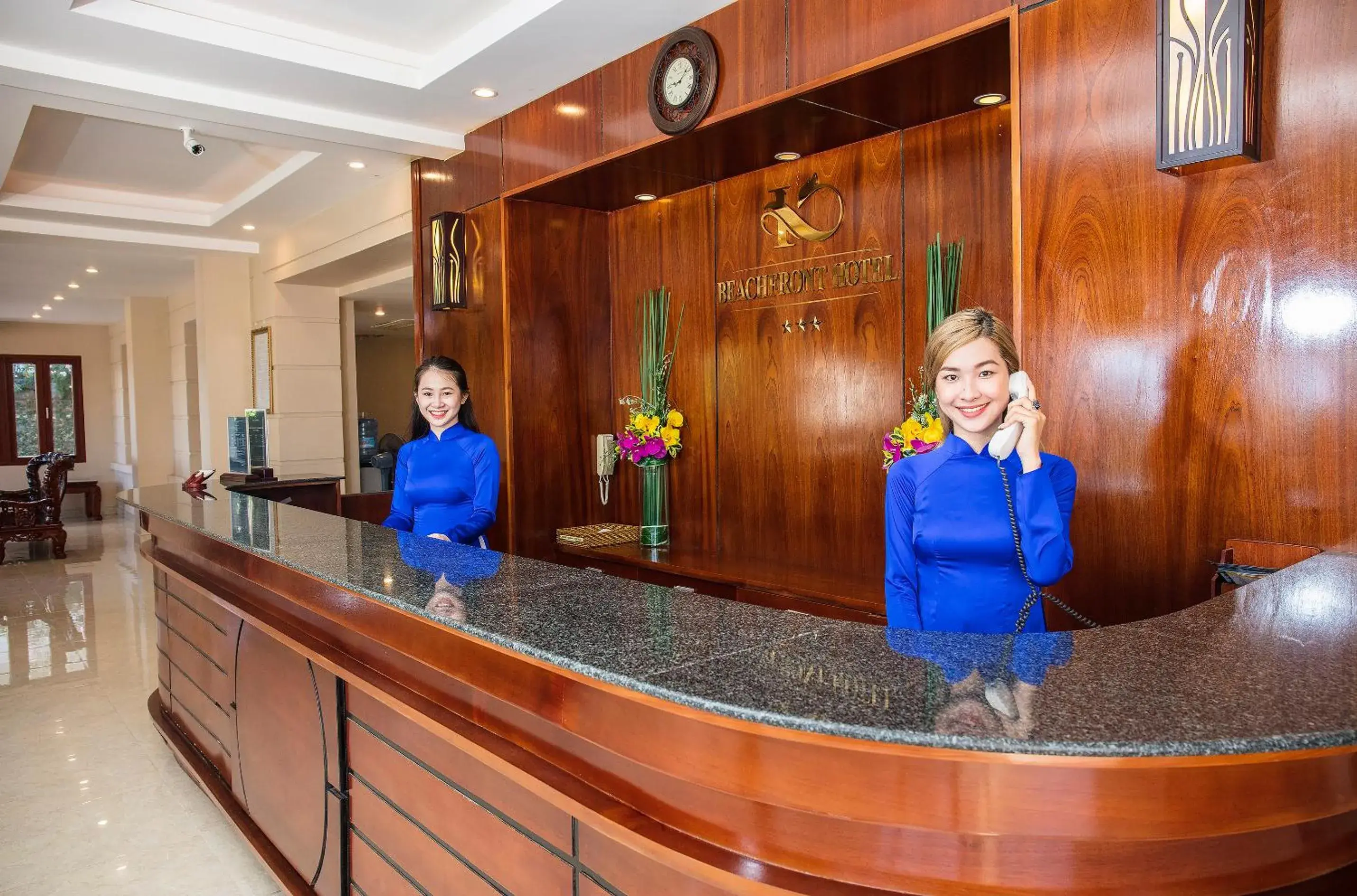 Lobby or reception, Staff in Beachfront Hotel