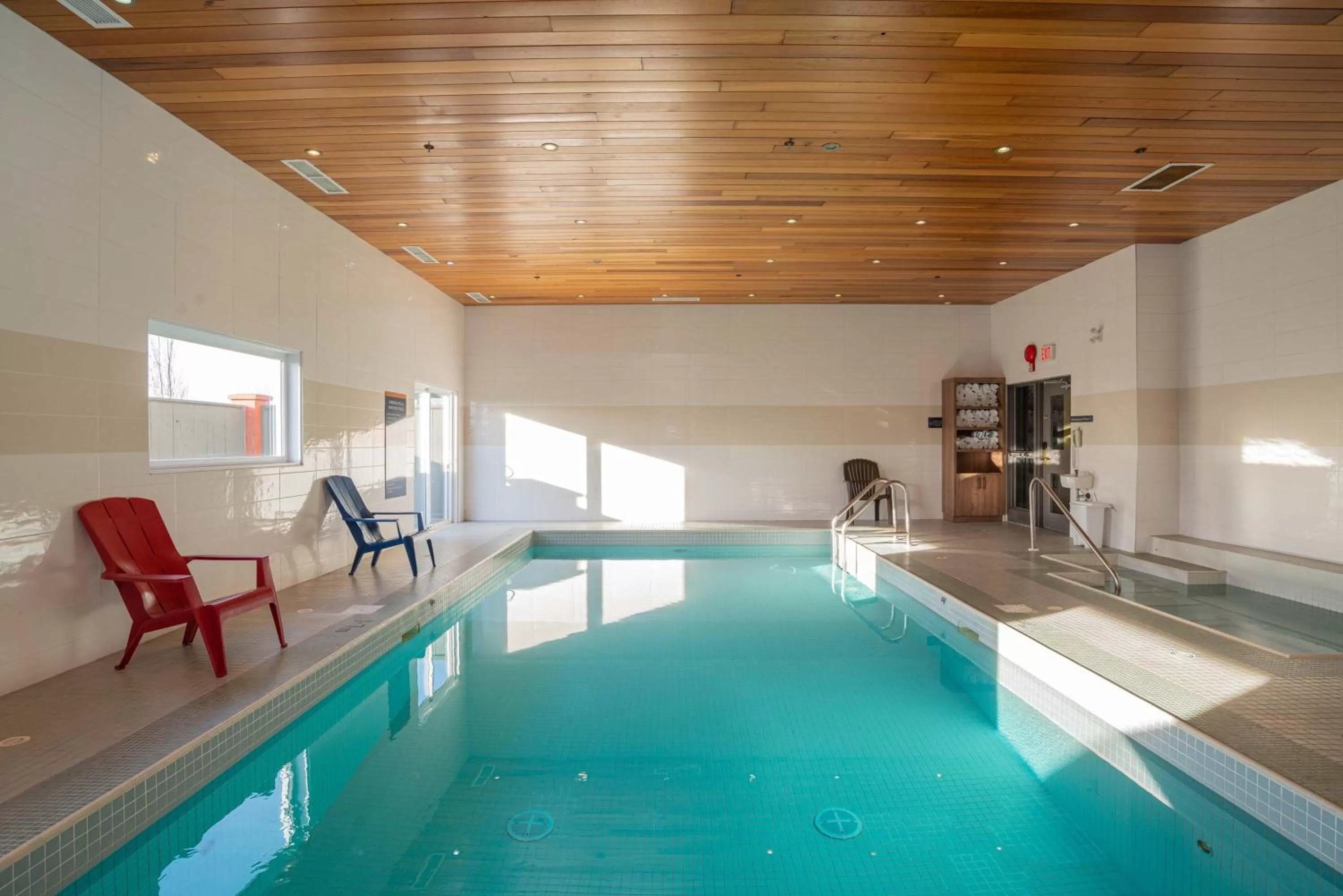 Swimming pool in Sandman Hotel Red Deer