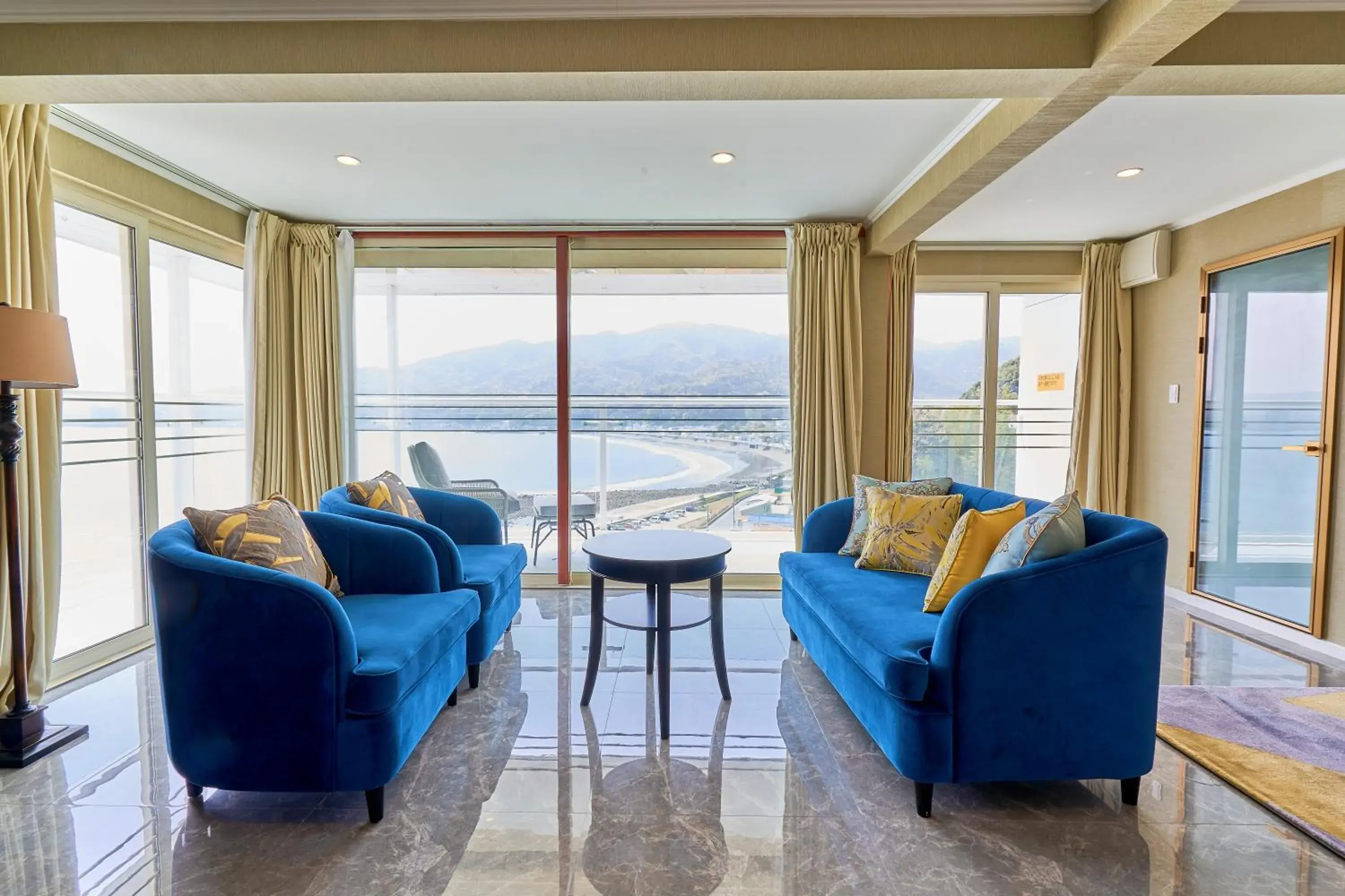 Sea view in HOTEL HIMALAYA SEA Sea view in HOTEL HIMALAYA SEA