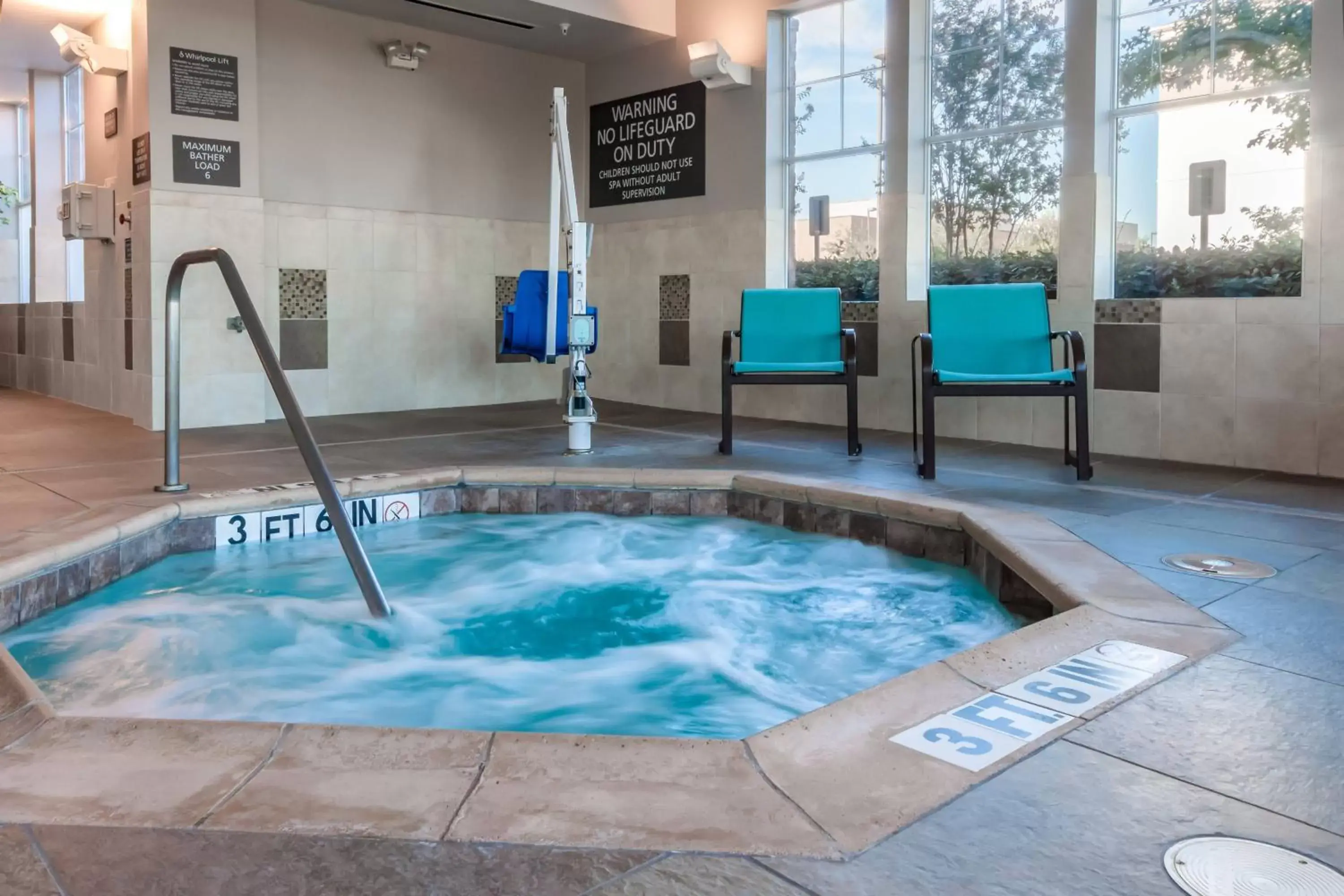 Swimming pool in Residence Inn by Marriott Arlington South