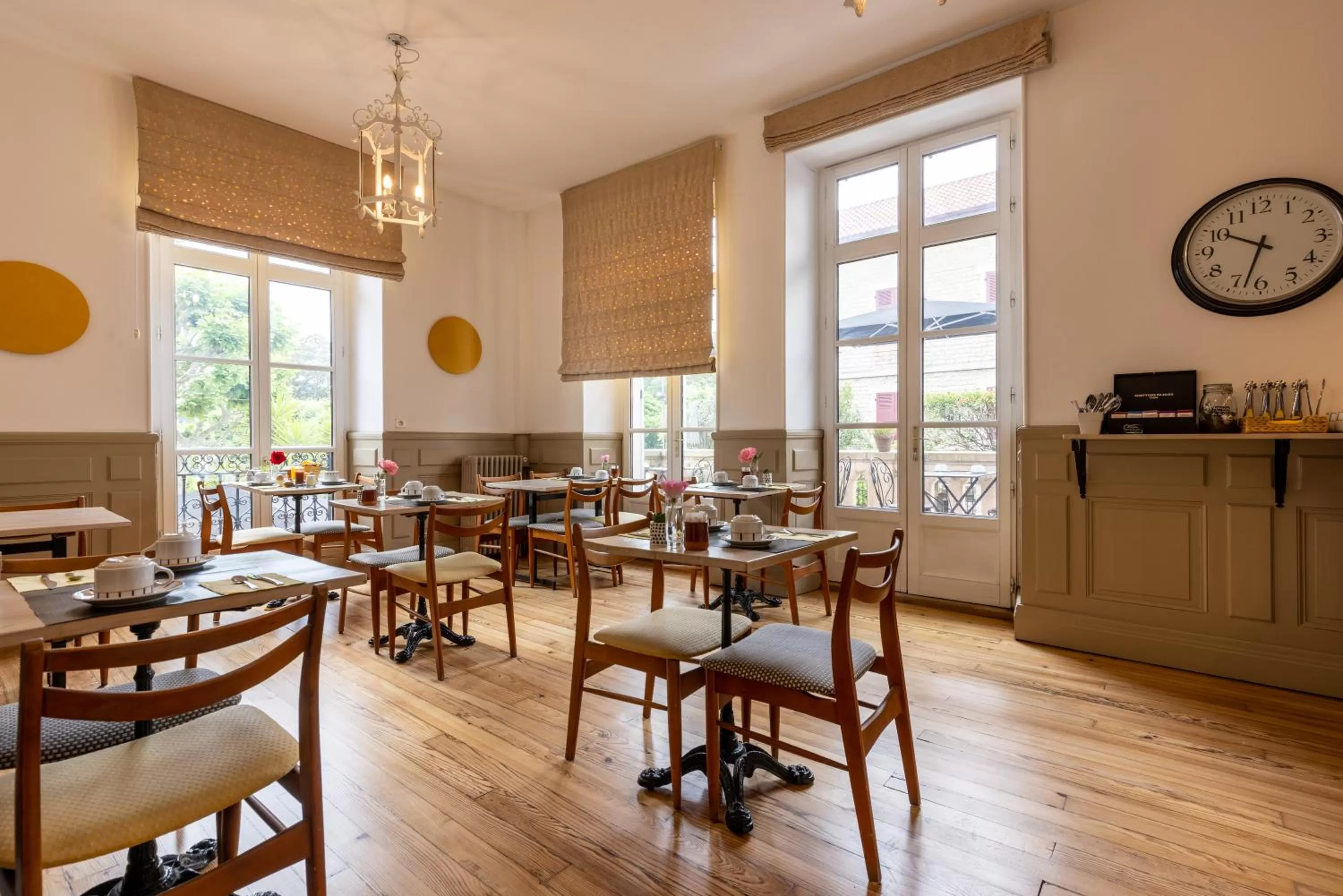 Breakfast in Hôtel & Espace Bien-être La Maison du Lierre