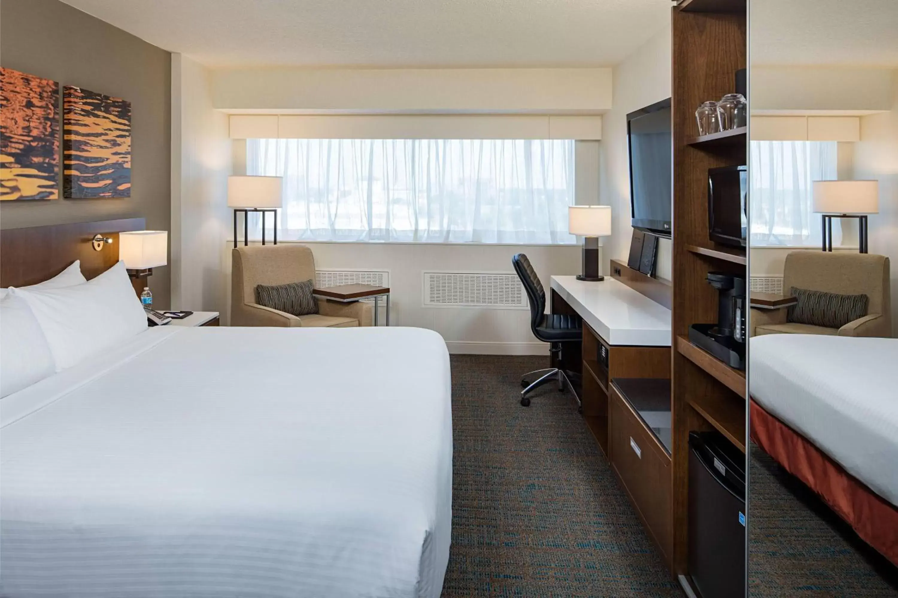 Photo of the whole room, Bed in Delta Hotels by Marriott Calgary South