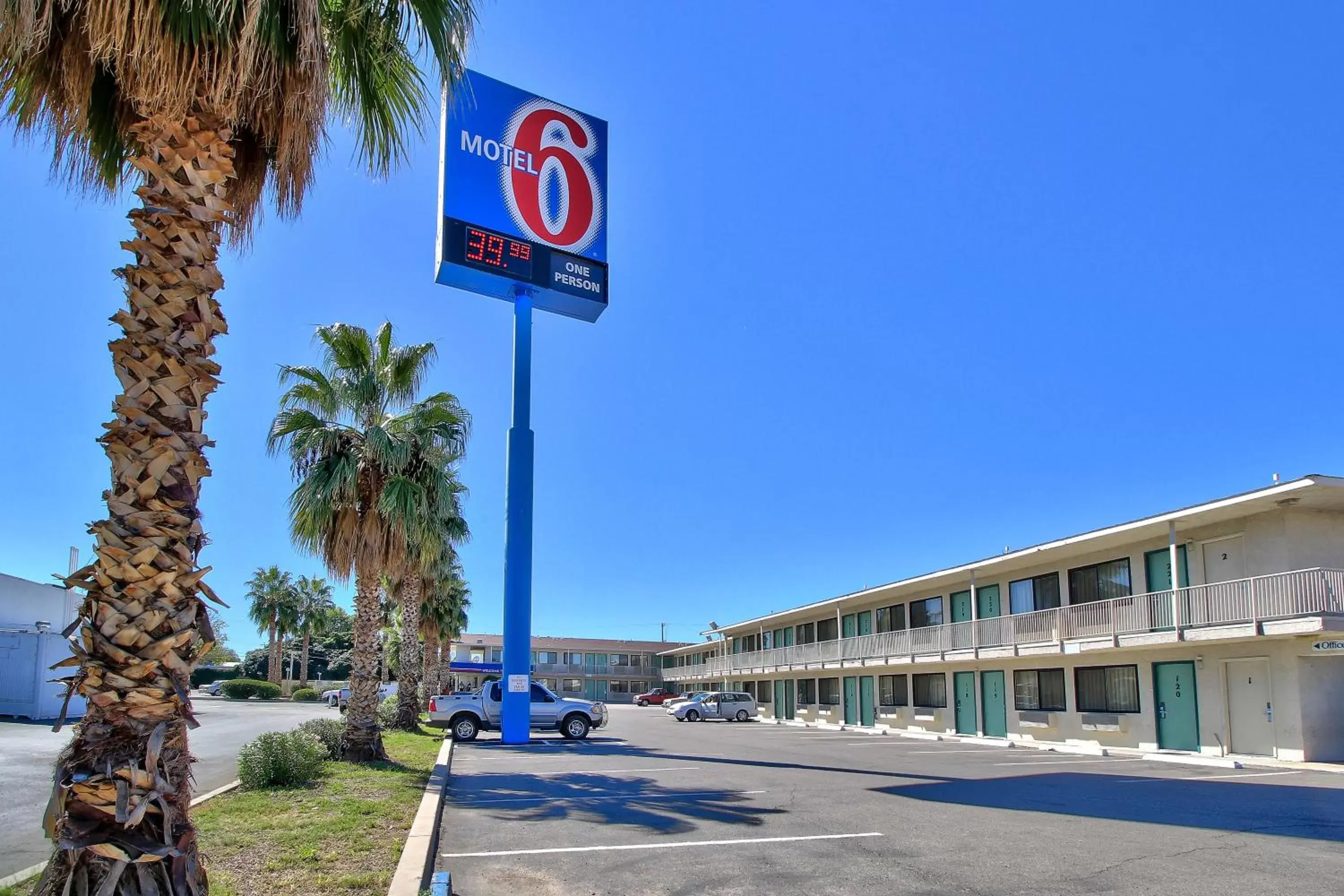 Property Building in Motel 6-Nogales, AZ - Mariposa Road