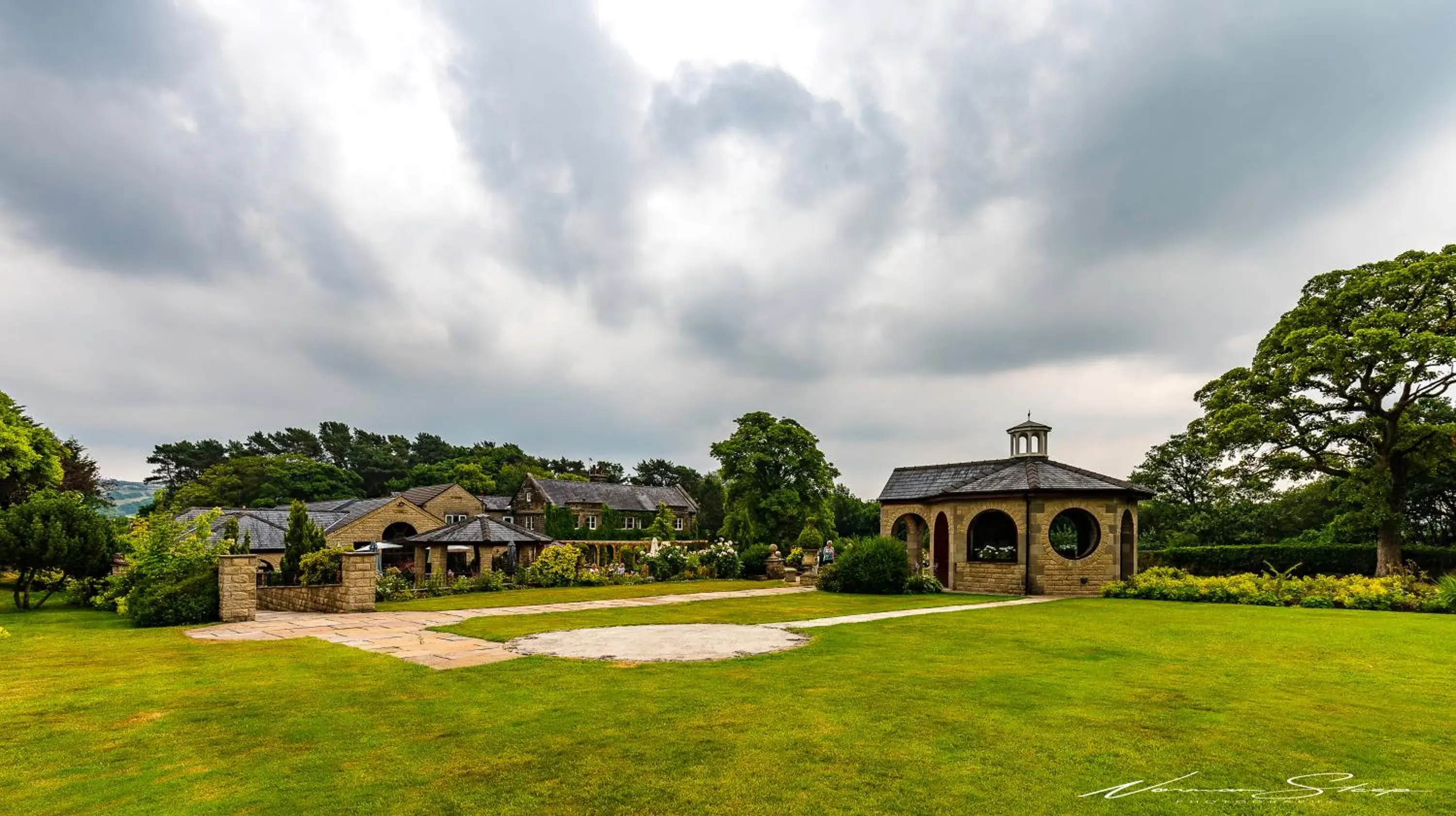 Garden, Property Building in Ferraris Country House Hotel