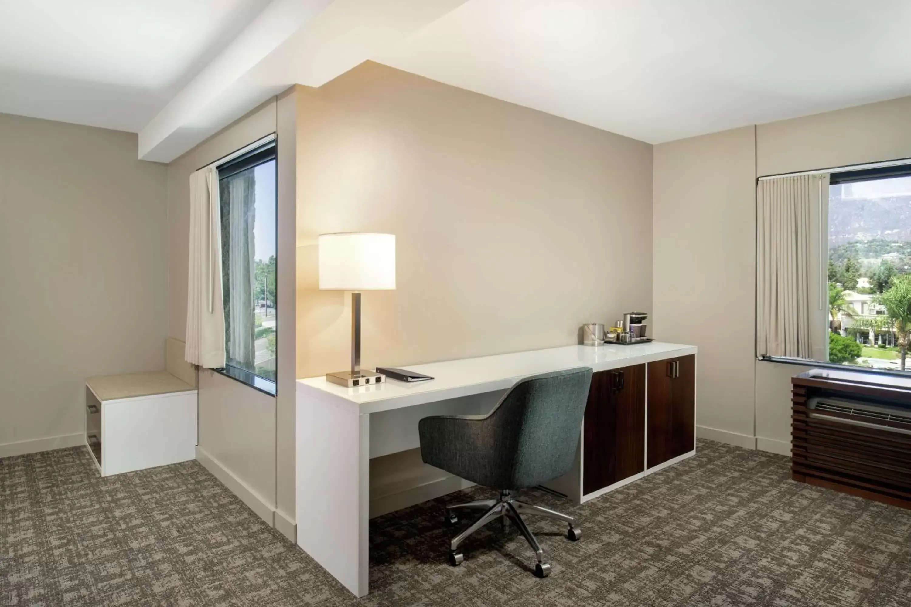 Bedroom, TV/Entertainment Center in DoubleTree by Hilton Monrovia - Pasadena Area