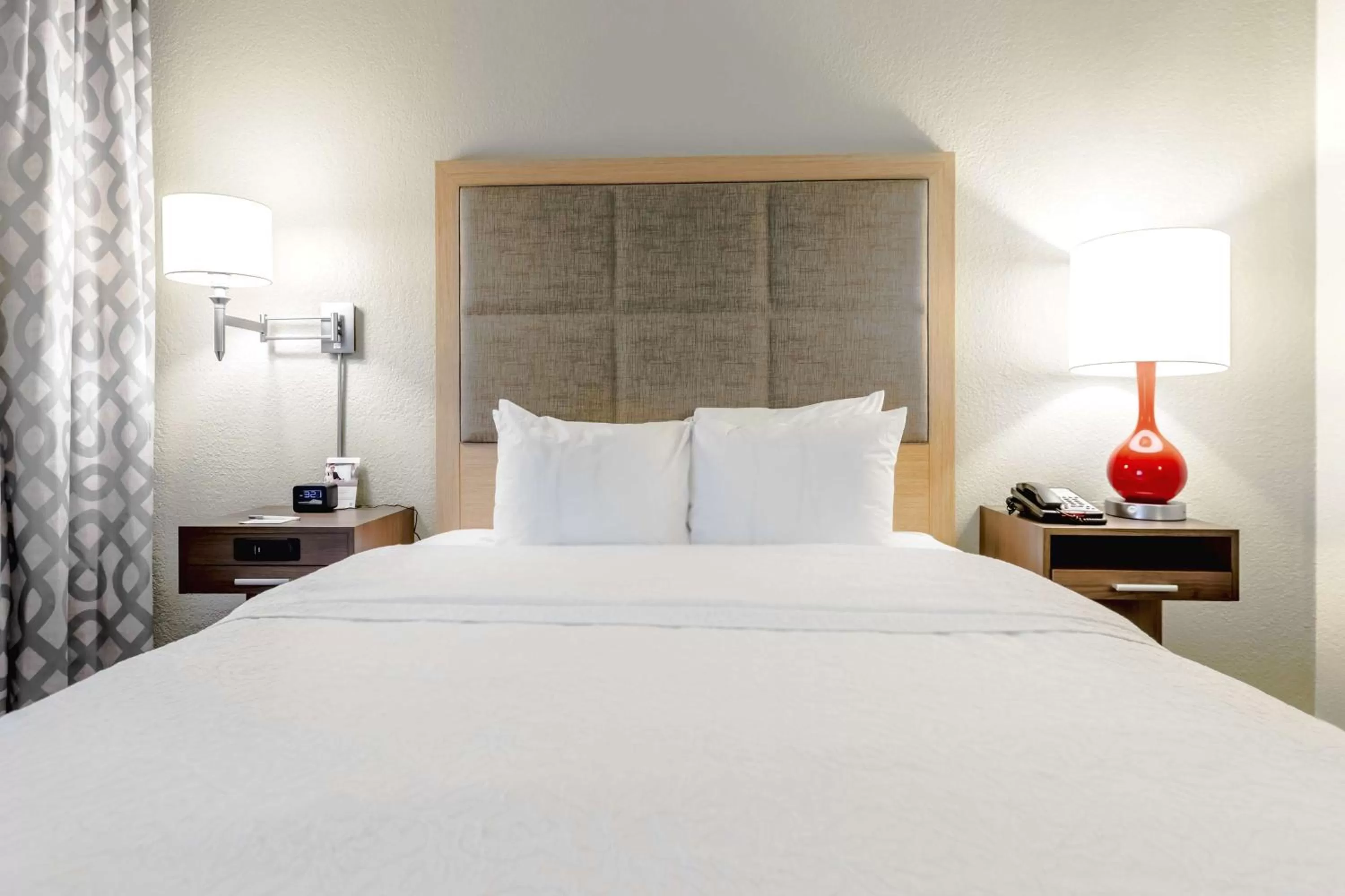 Bed in Hampton Inn St Charles St Peters