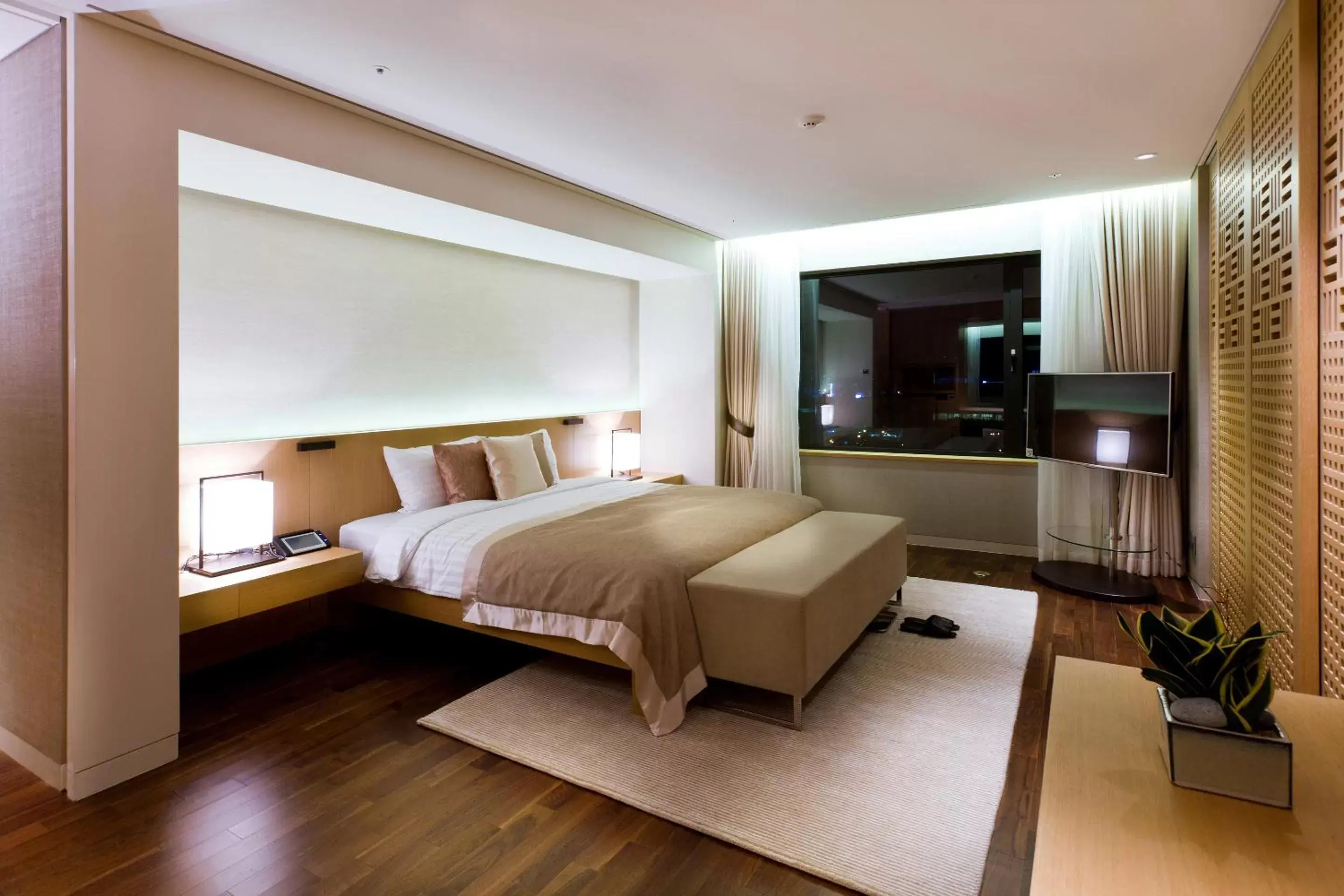 Bathroom, Bed in Hotel Hyundai by Lahan Ulsan