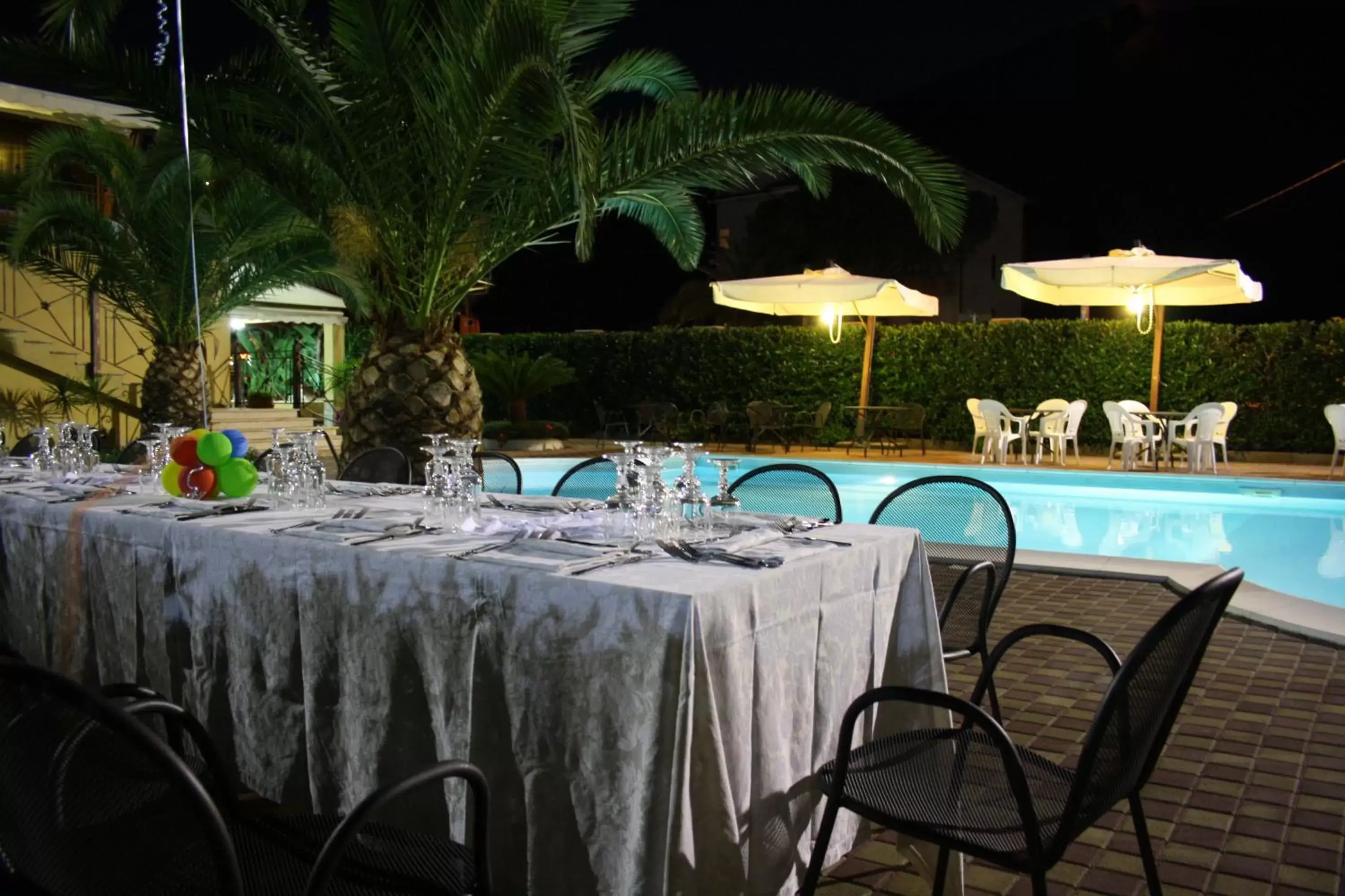 Restaurant/places to eat, Swimming Pool in Hotel Marinella