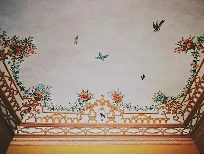Decorative detail in Palazzo Gambuzza
