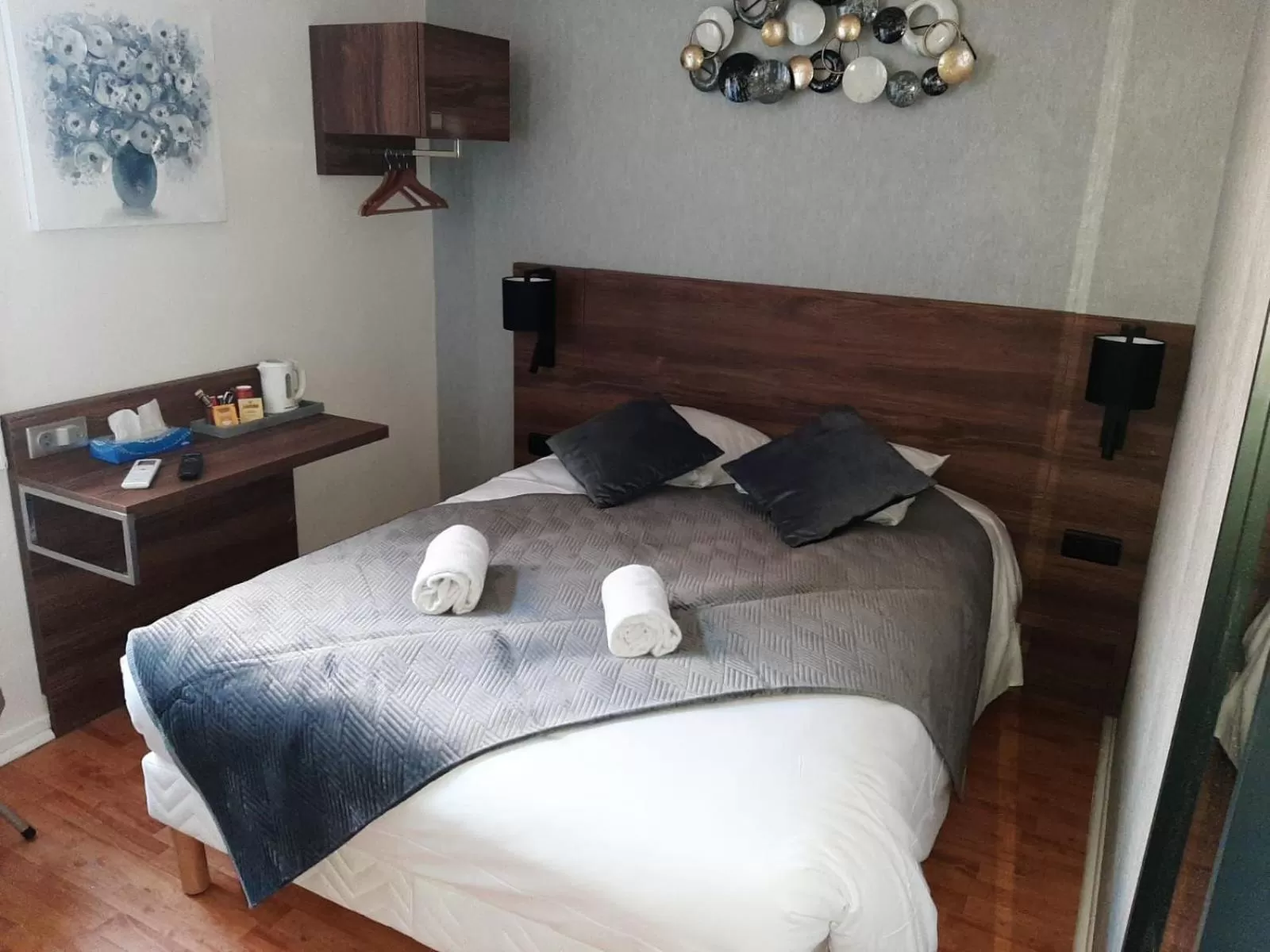 Bed in Hotel Le Rochegude