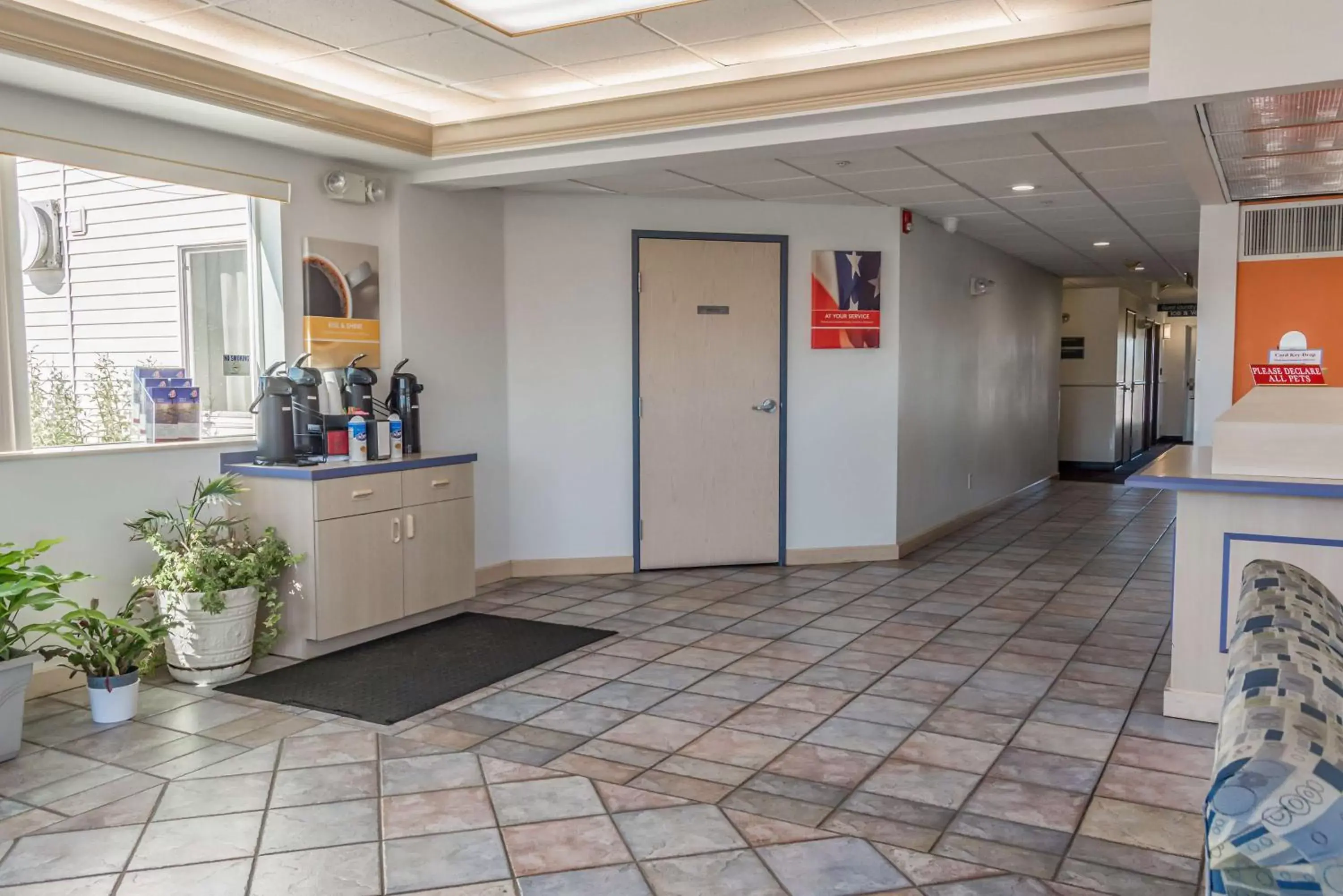 Restaurant/places to eat, Lobby/Reception in Motel 6-Redmond, OR