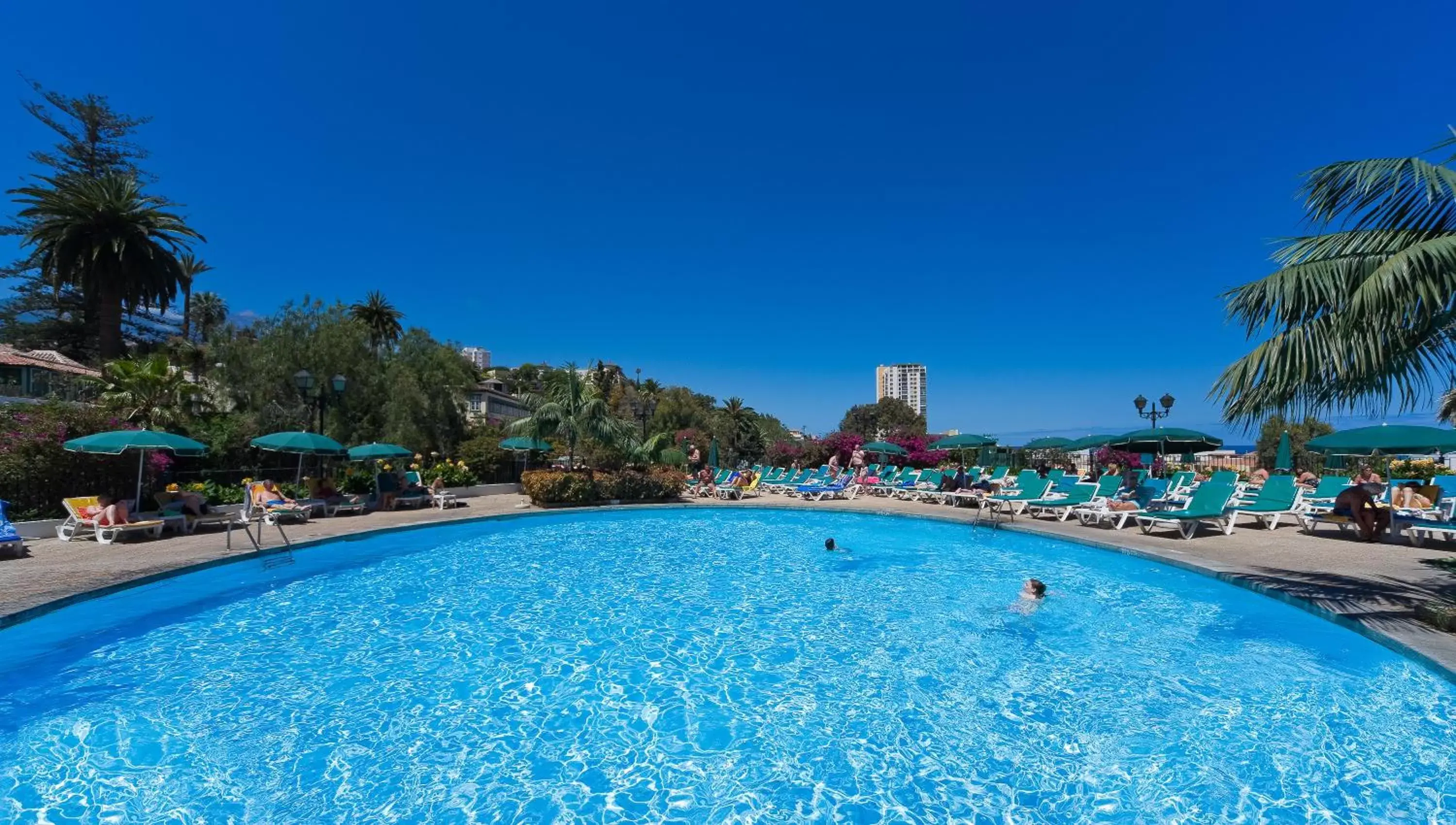 Swimming Pool in Hotel Atlantic El Tope