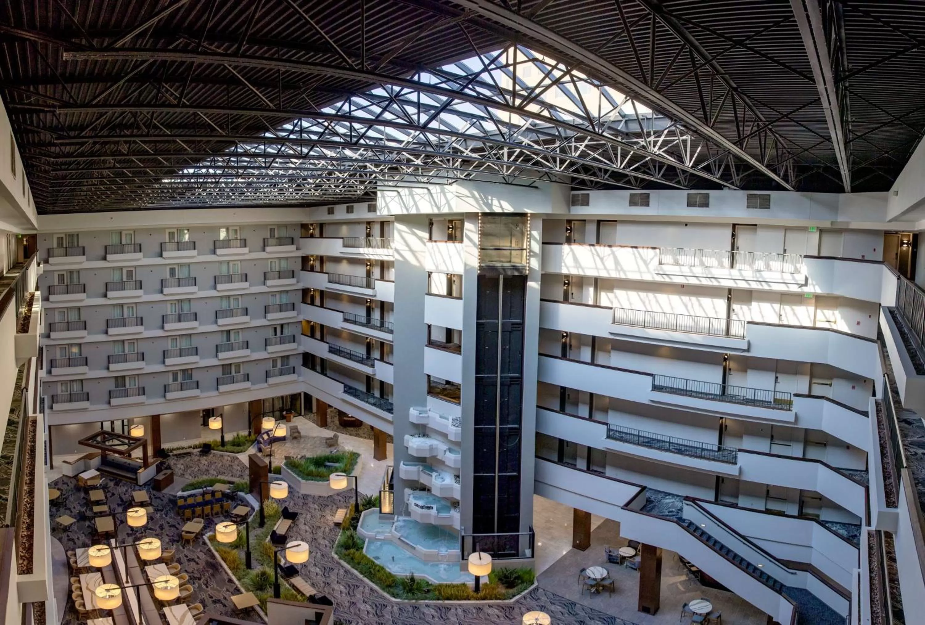 Lobby or reception in DoubleTree by Hilton Davenport