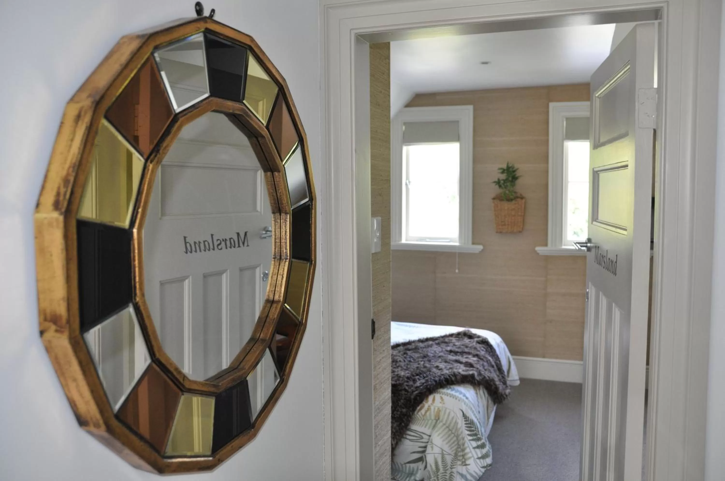 Decorative detail in Issey Manor