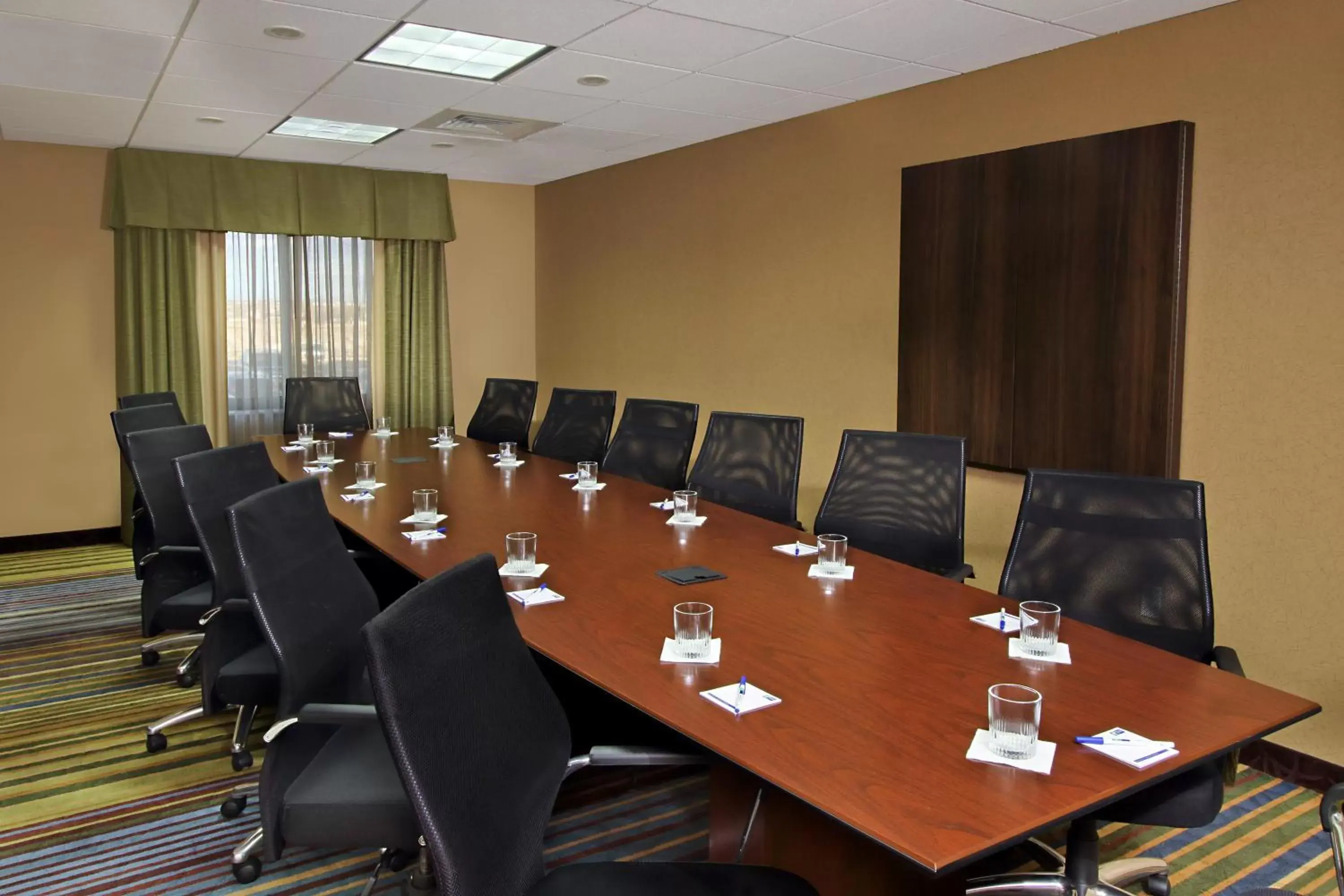 Meeting/conference room in Holiday Inn Express - Colorado Springs - First & Main, an IHG Hotel