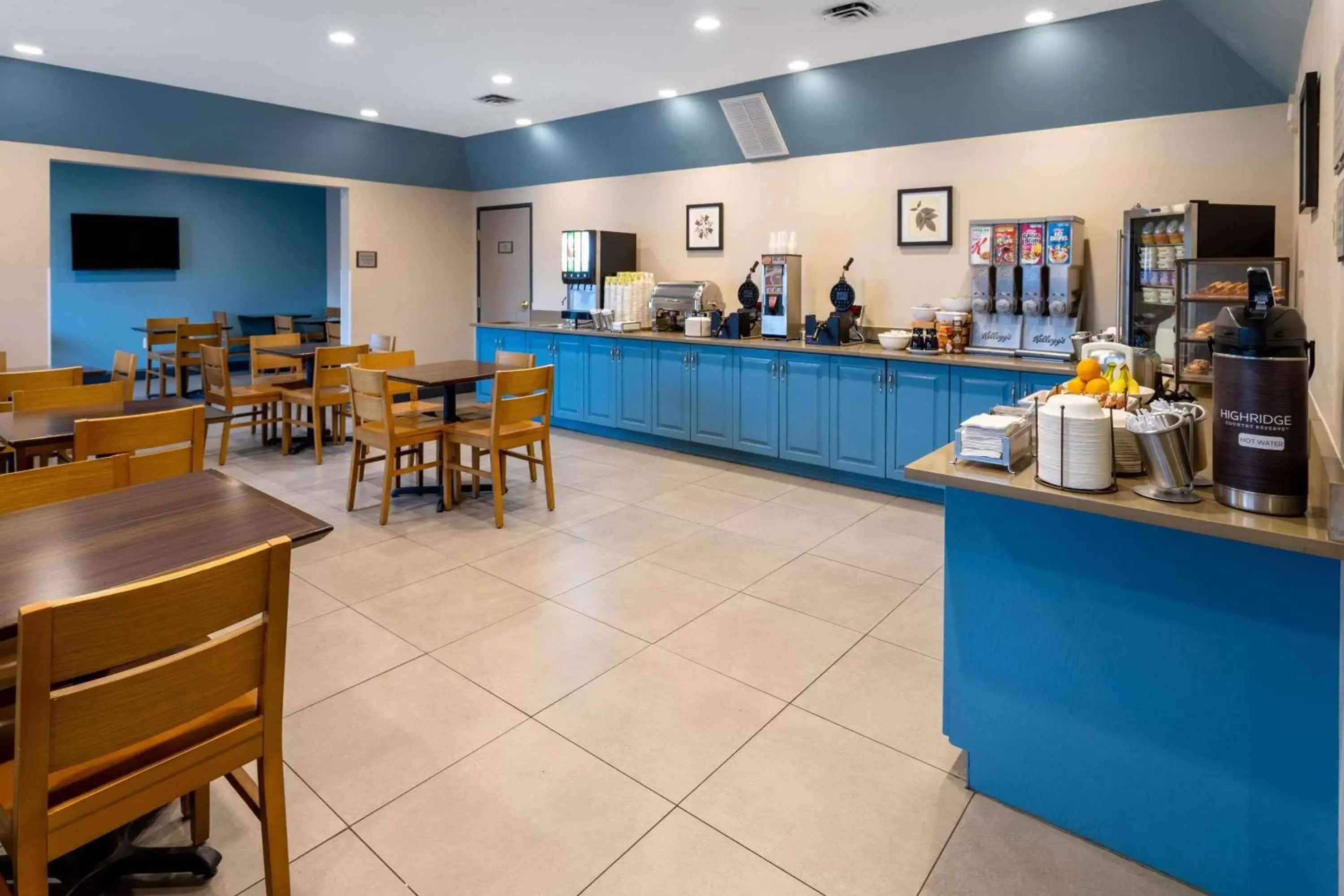 Breakfast, Restaurant/Places to Eat in Country Inn & Suites by Radisson, Salisbury, MD