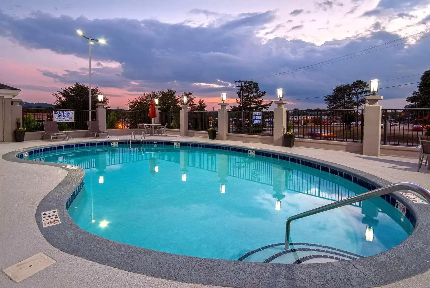 Pool view, Swimming Pool in Best Western Travelers Rest/Greenville