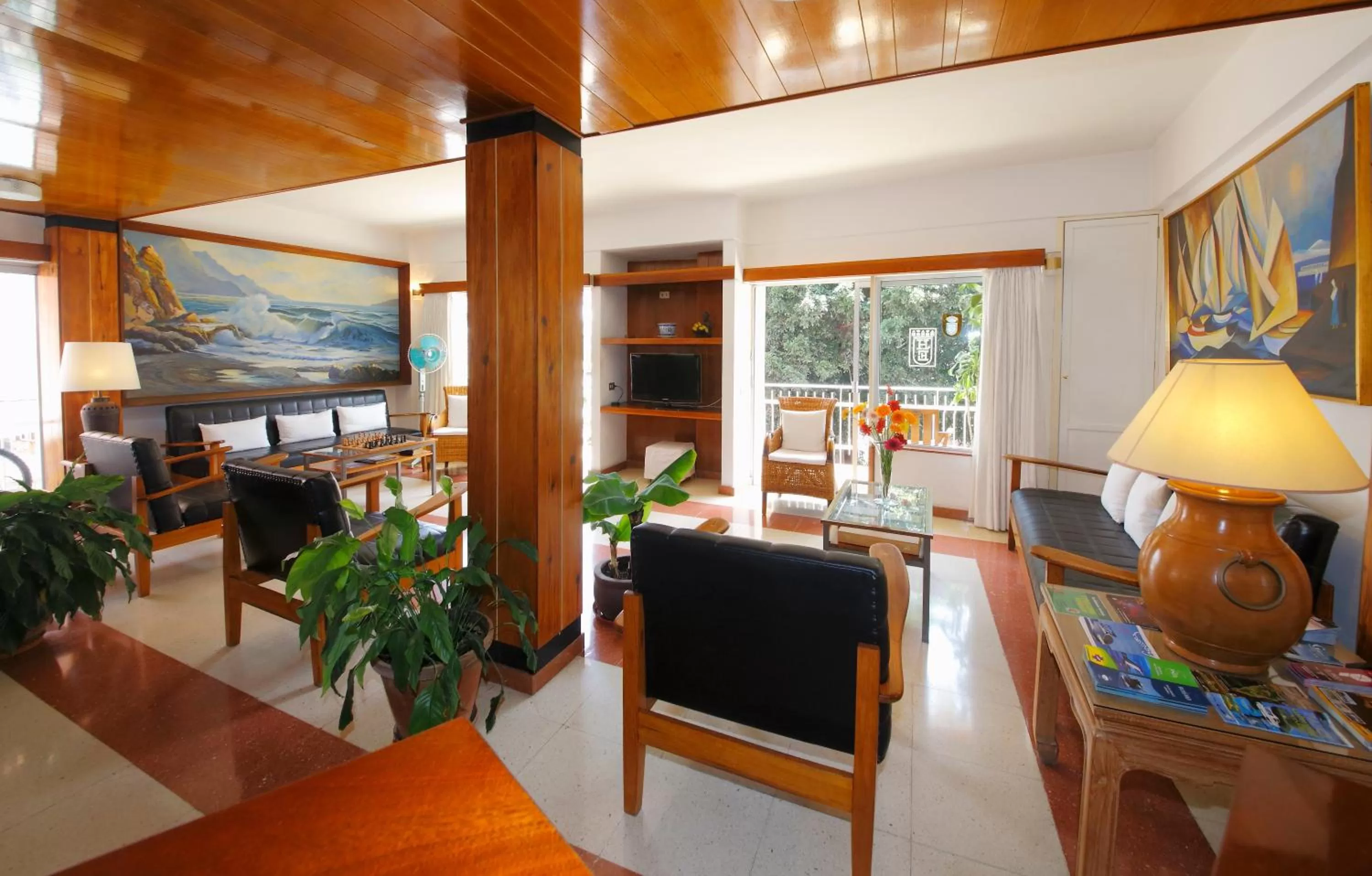 TV and multimedia in Hotel Edén