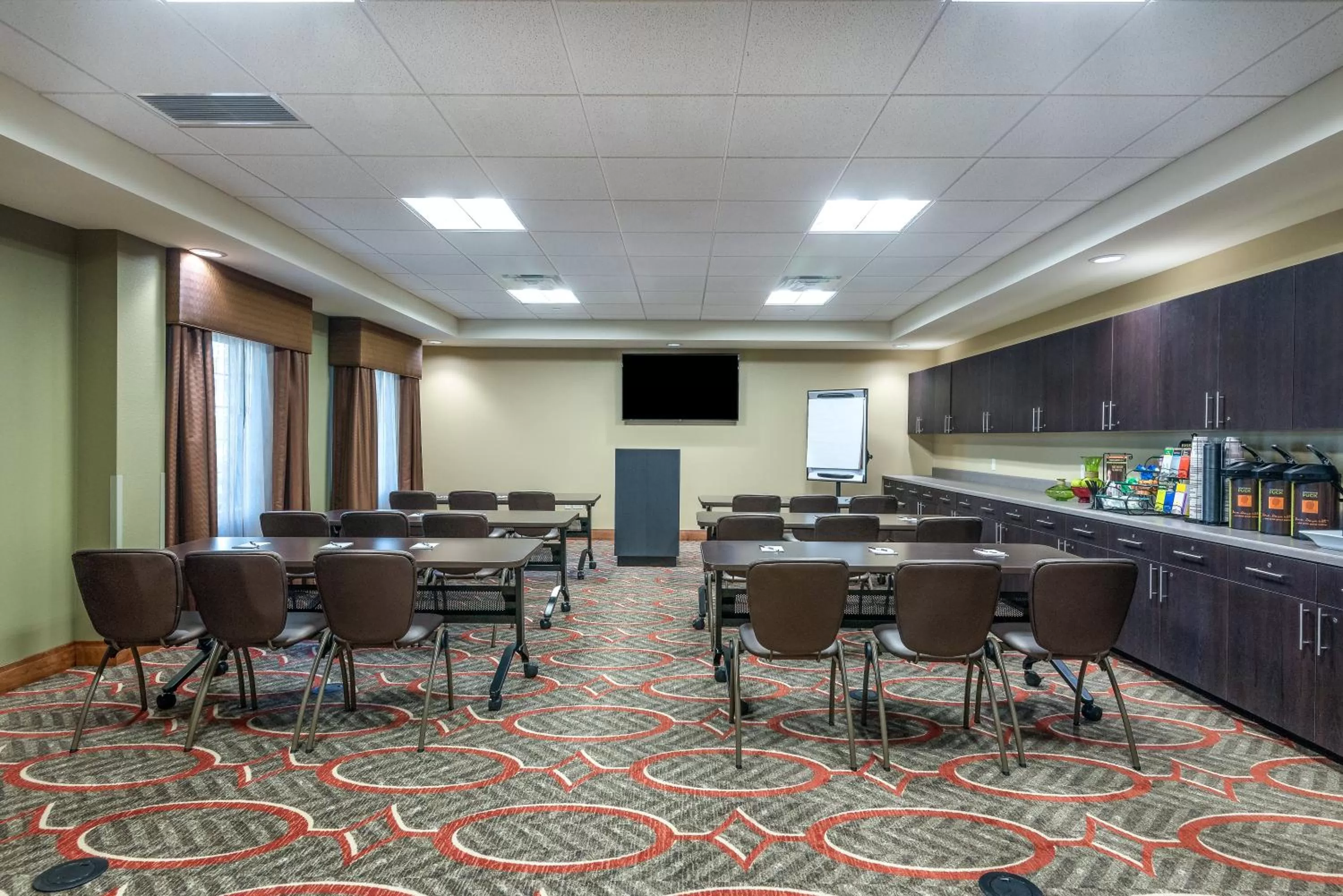 Meeting/conference room in Staybridge Suites Eau Claire - Altoona by IHG